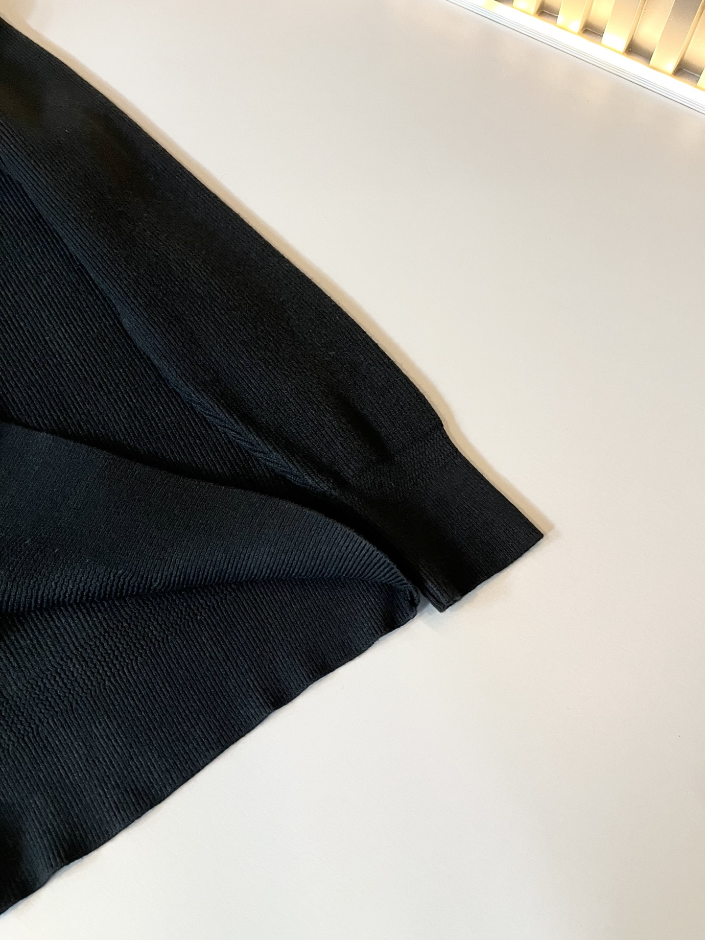 LO*WE/罗*威2025秋冬新款针织羊毛衫，贸易公司渠道货，2025年最新品，官柜同步售卖，经典明星级