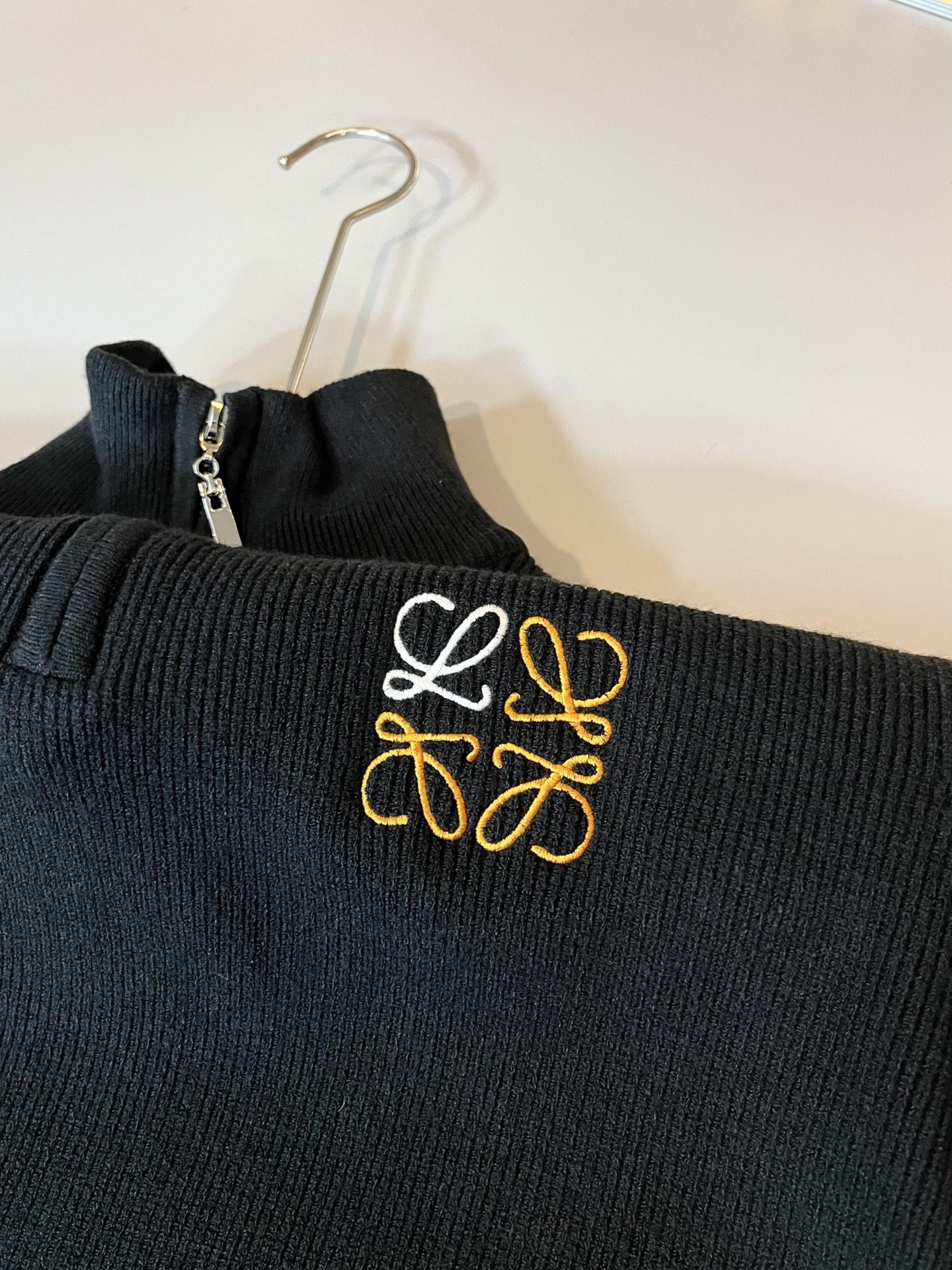 LO*WE/罗*威2025秋冬新款针织羊毛衫，贸易公司渠道货，2025年最新品，官柜同步售卖，经典明星级