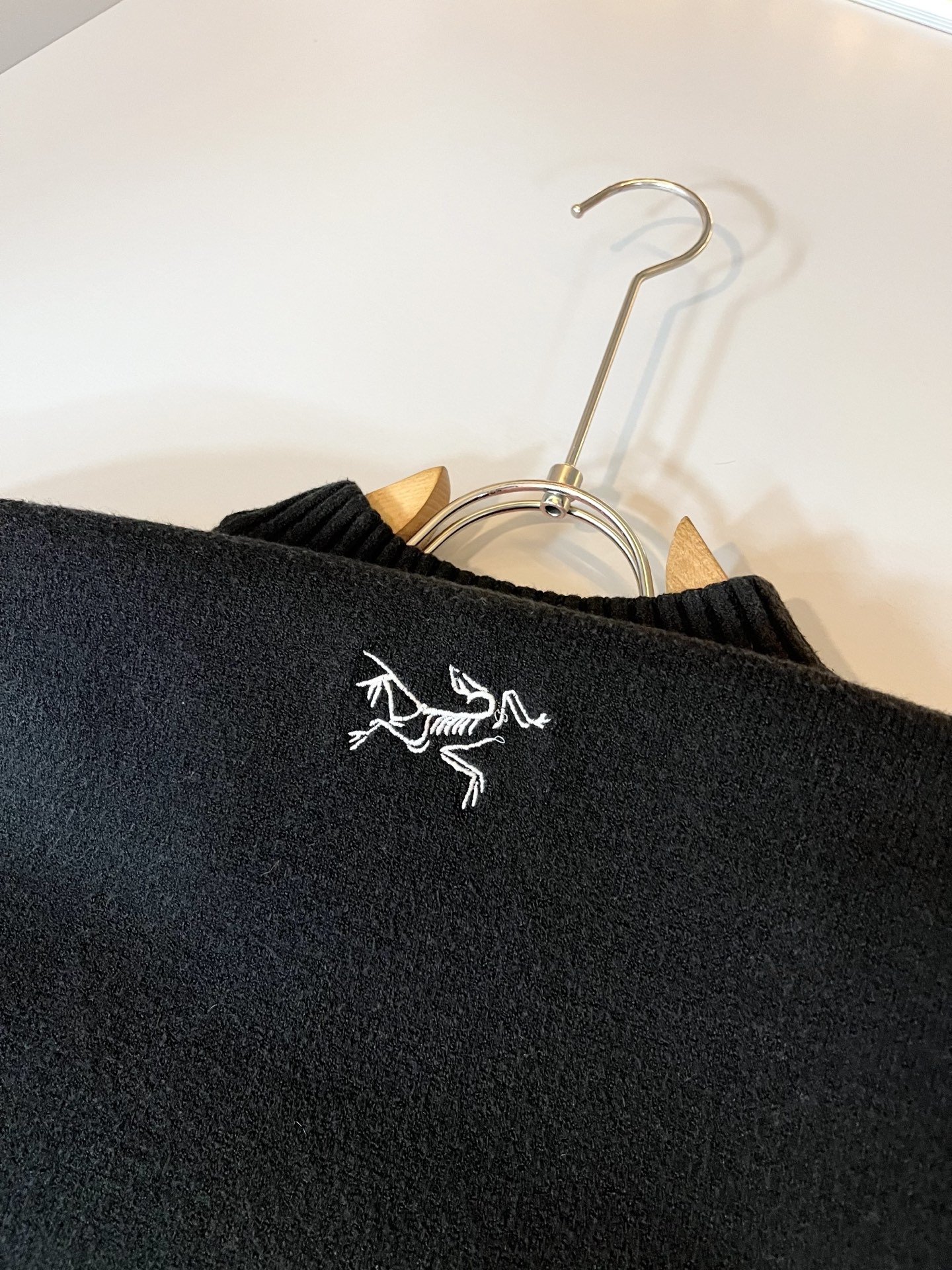 ARCTER*X始*祖鸟 2025秋冬新款男女同款👫针织羊毛衫，户外品牌可能大家第一想到的就是加拿大鹅、