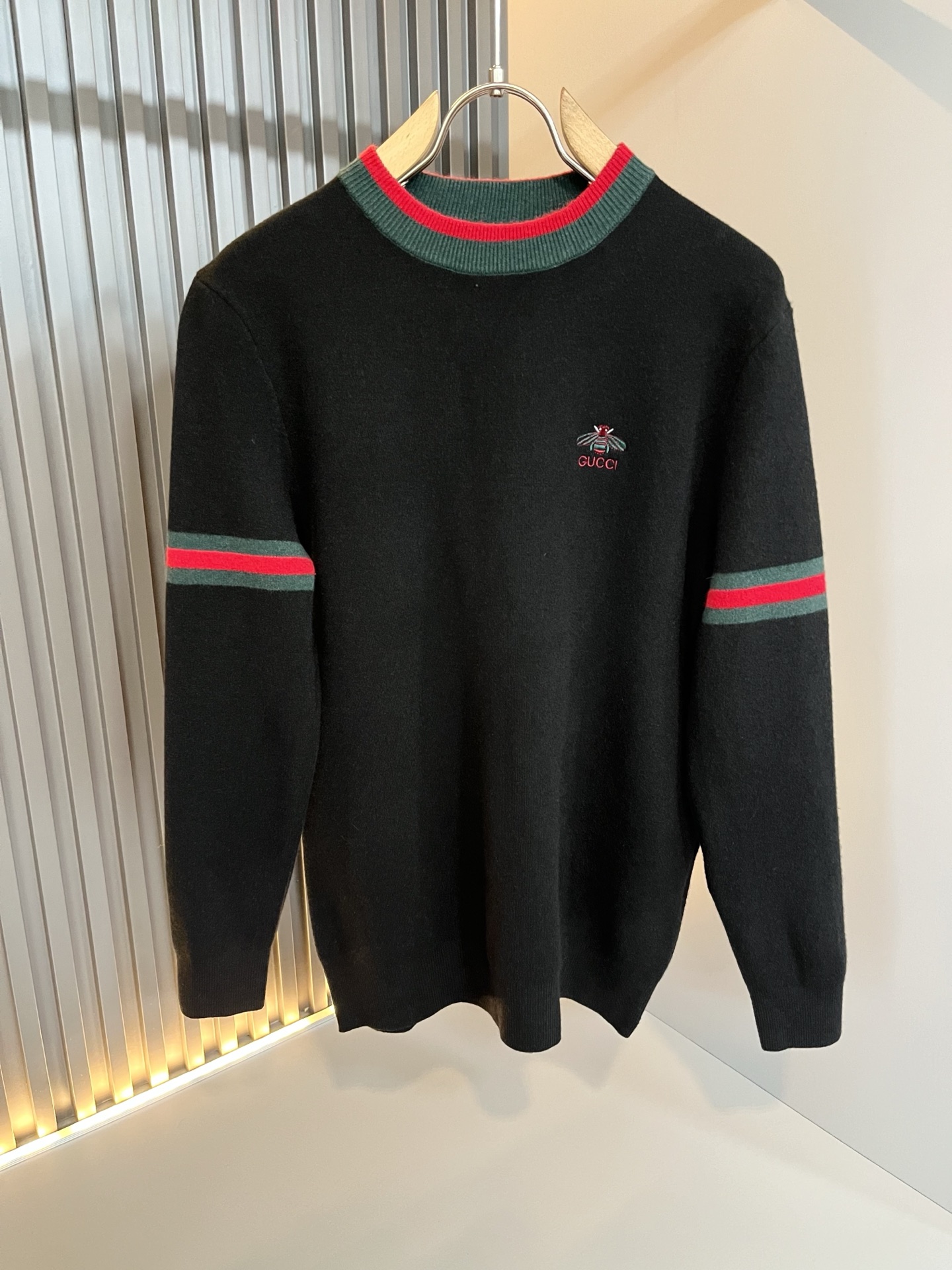 GUC*I 古家 2025秋冬新款男女同款👫 针织羊毛衫，胸前标志logo刺绣设计！贸易公司渠道稀出，同