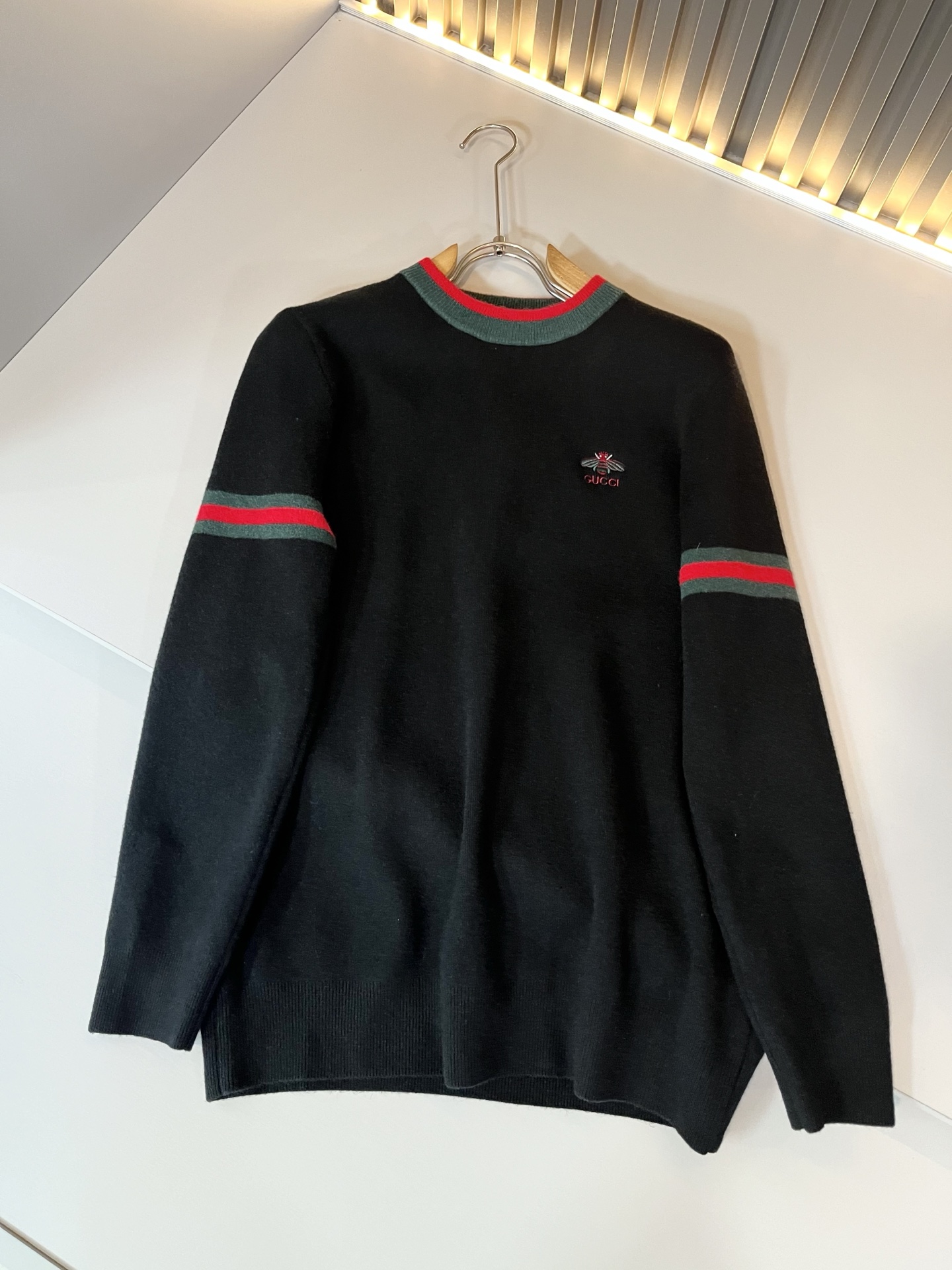 GUC*I 古家 2025秋冬新款男女同款👫 针织羊毛衫，胸前标志logo刺绣设计！贸易公司渠道稀出，同