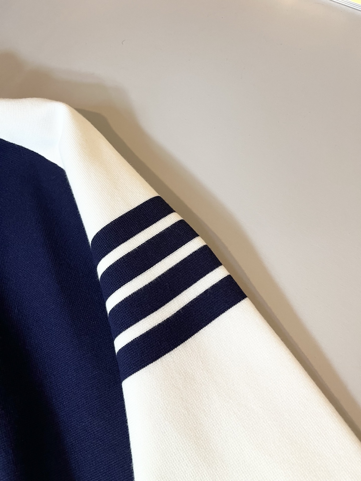 ThomBrow*e汤姆*朗2025秋冬新款男女同款👫针织羊毛衫，今年的专柜新品，男女同款👫超软羊毛面料