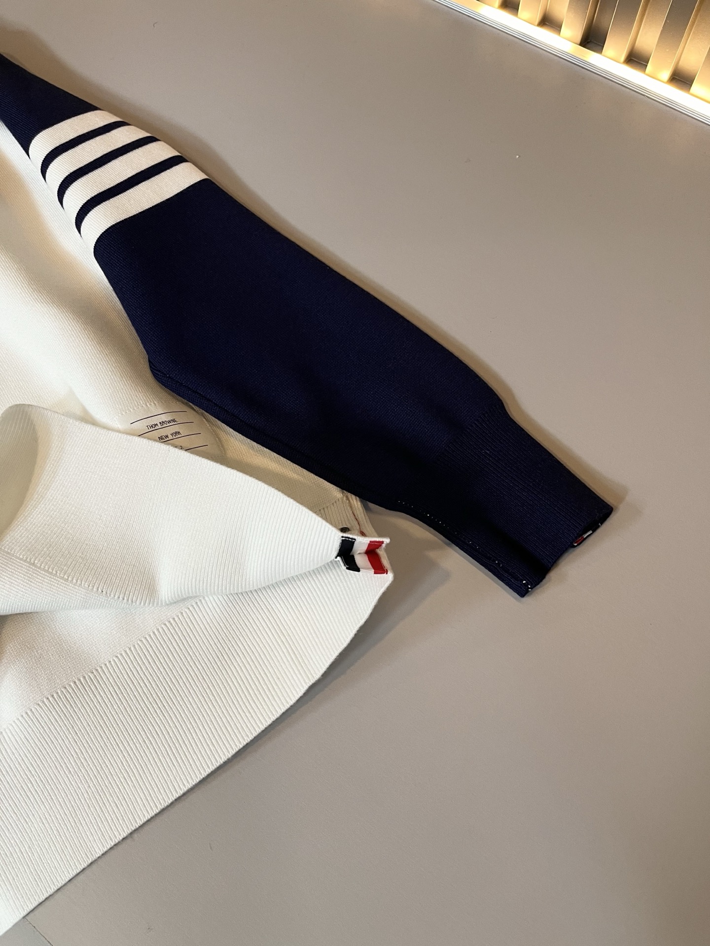 ThomBrow*e汤姆*朗2025秋冬新款男女同款👫针织羊毛衫，今年的专柜新品，男女同款👫超软羊毛面料