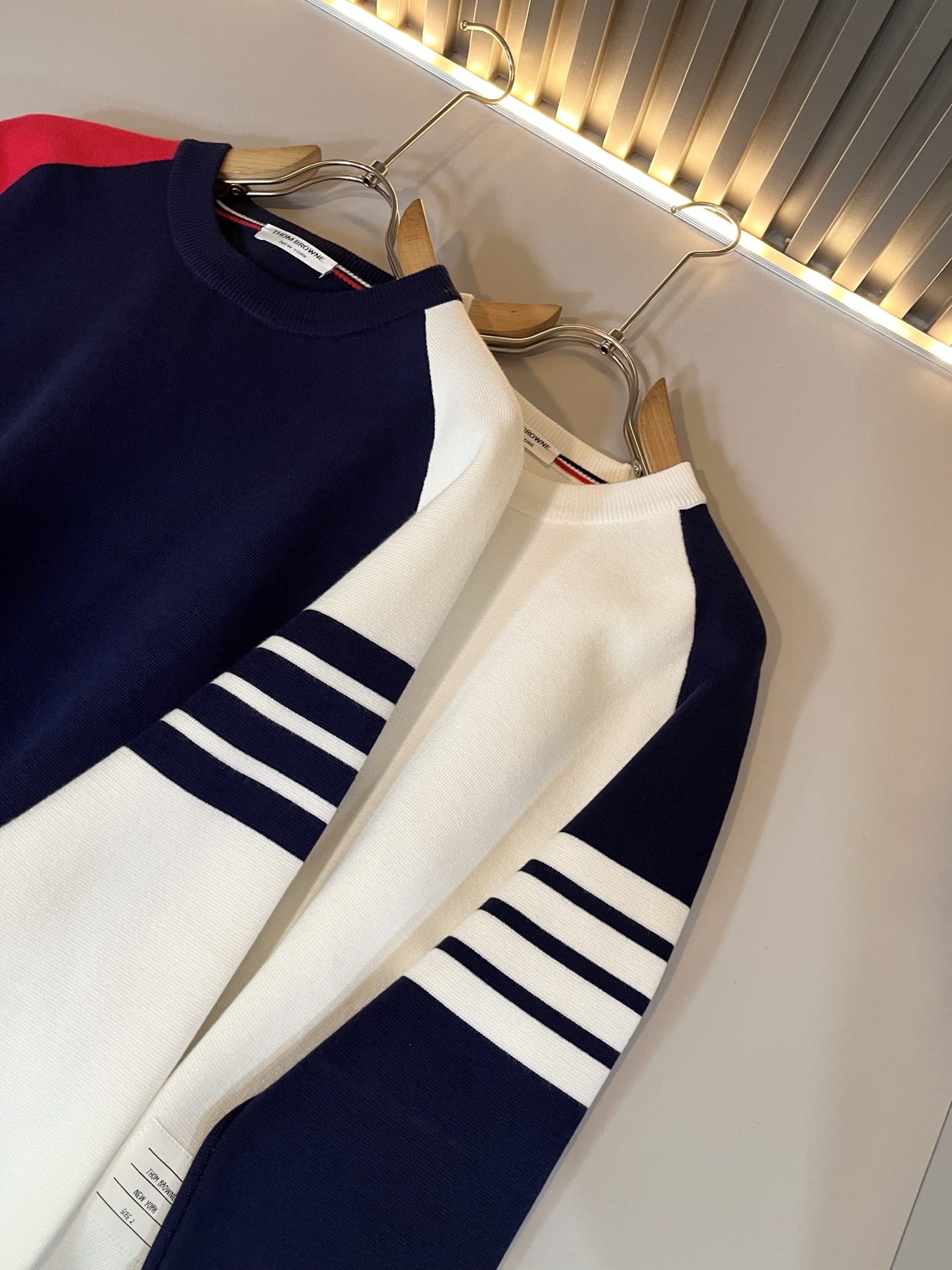 ThomBrow*e汤姆*朗2025秋冬新款男女同款👫针织羊毛衫，今年的专柜新品，男女同款👫超软羊毛面料