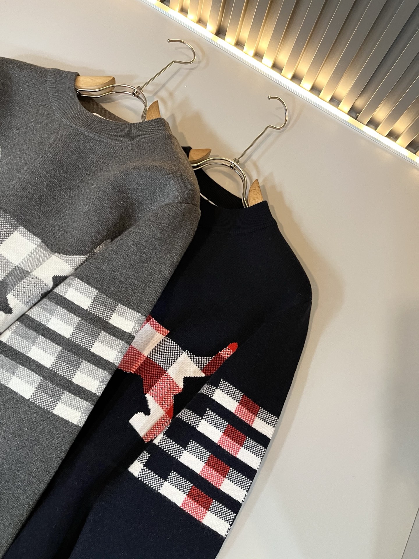 ThomBrow*e汤姆*朗2025秋冬新款男女同款👫针织羊毛衫，今年的专柜新品，男女同款👫超软羊毛面料