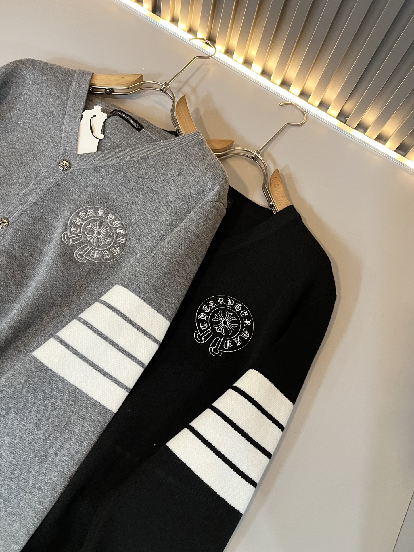 Chrome hear*s克*心 2025秋冬新款男女同款👫针织羊毛开衫，一款让你从心底认可秋冬必备羊毛