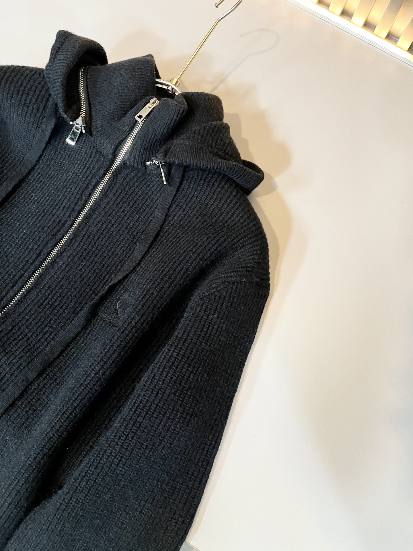 Loro Piana诺悠翩雅 ⚠️帽子可拆卸！2025秋冬男士最新的贸易订单针织羊毛衫，全品相！！上身舒