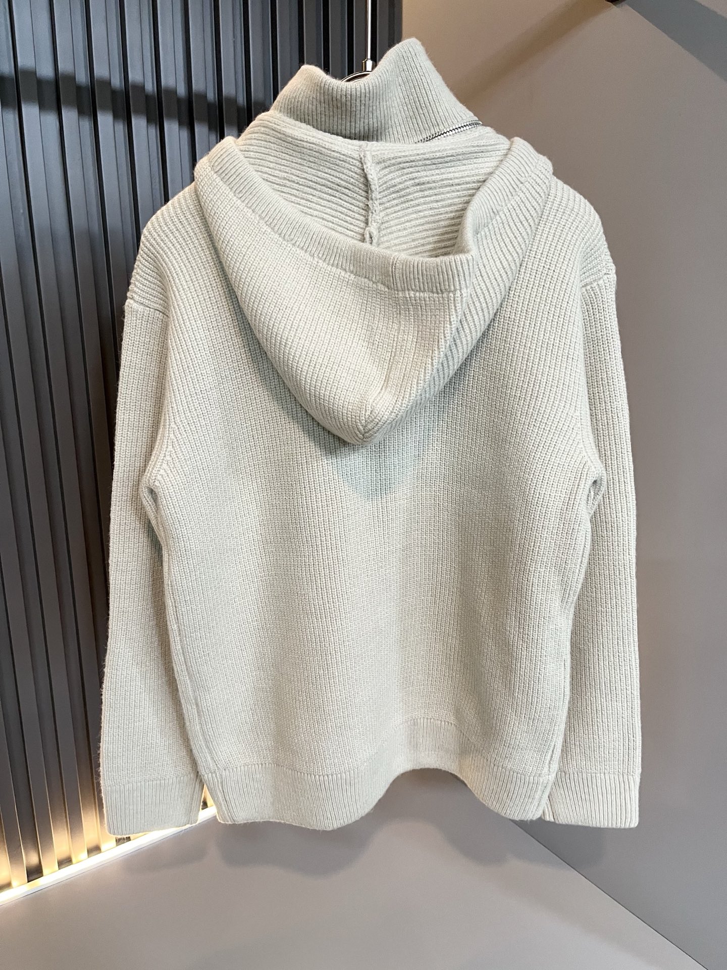 Loro Piana诺悠翩雅 ⚠️帽子可拆卸！2025秋冬男士最新的贸易订单针织羊毛衫，全品相！！上身舒