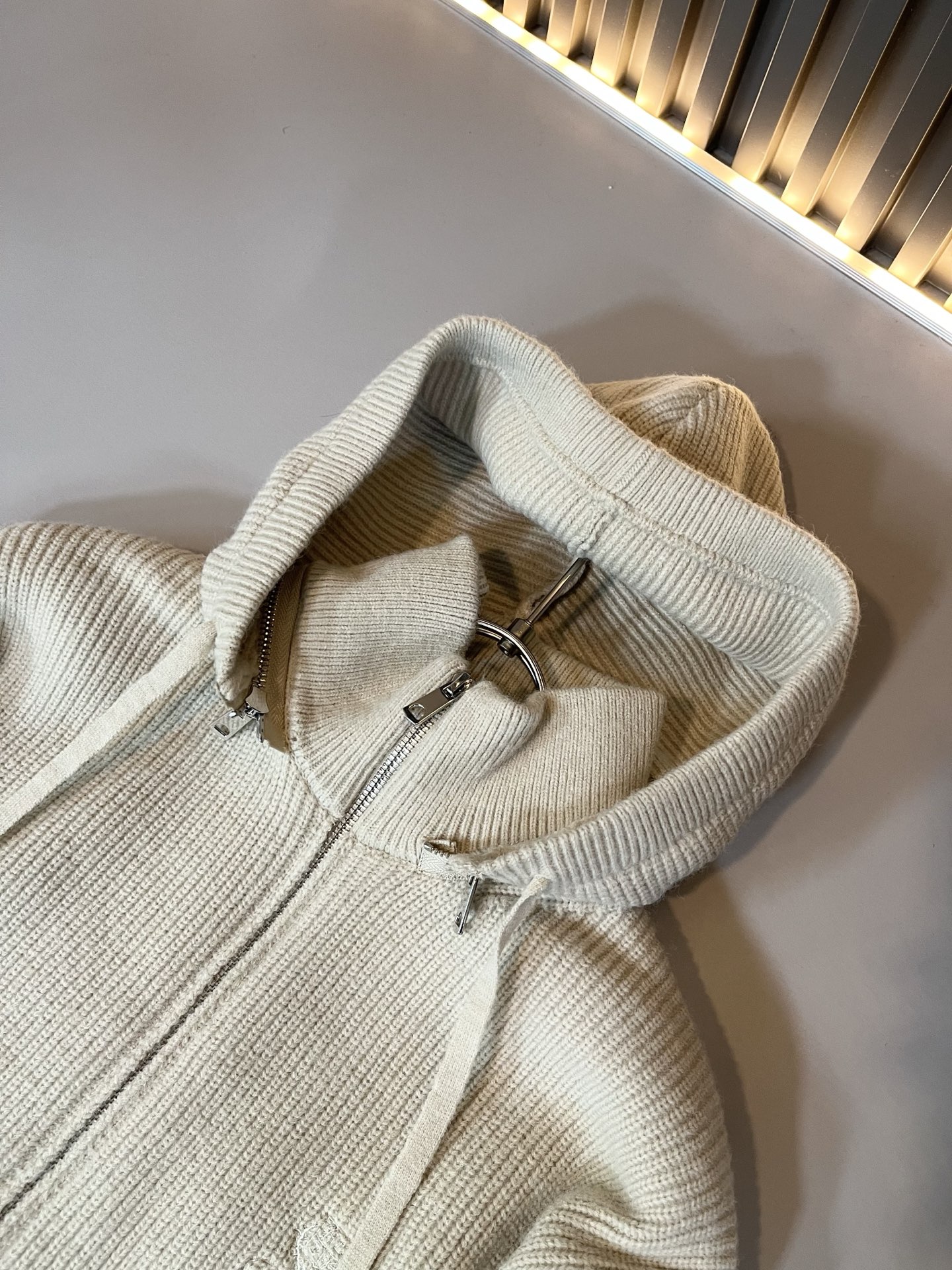 Loro Piana诺悠翩雅 ⚠️帽子可拆卸！2025秋冬男士最新的贸易订单针织羊毛衫，全品相！！上身舒