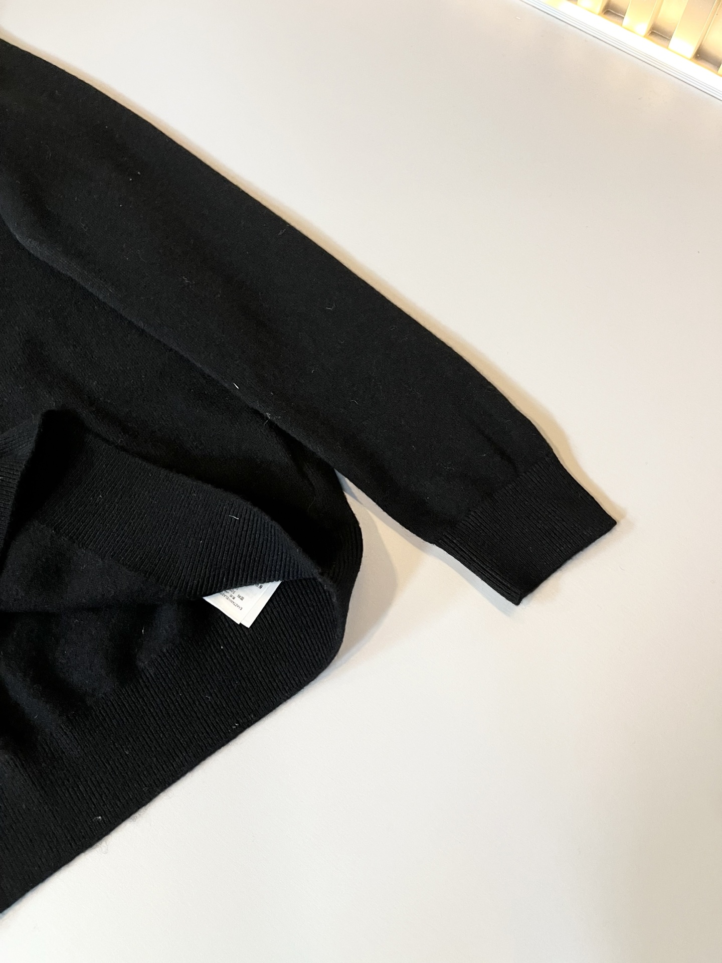 Loro Piana诺悠翩雅 2025秋冬男士最新的贸易订单针织羊毛衫，全品相！！上身舒适透气，不僵硬，