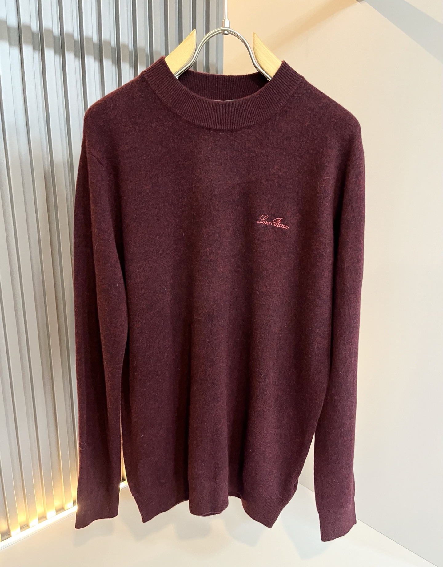 Loro Piana诺悠翩雅 2025秋冬男士最新的贸易订单针织羊毛衫，全品相！！上身舒适透气，不僵硬，