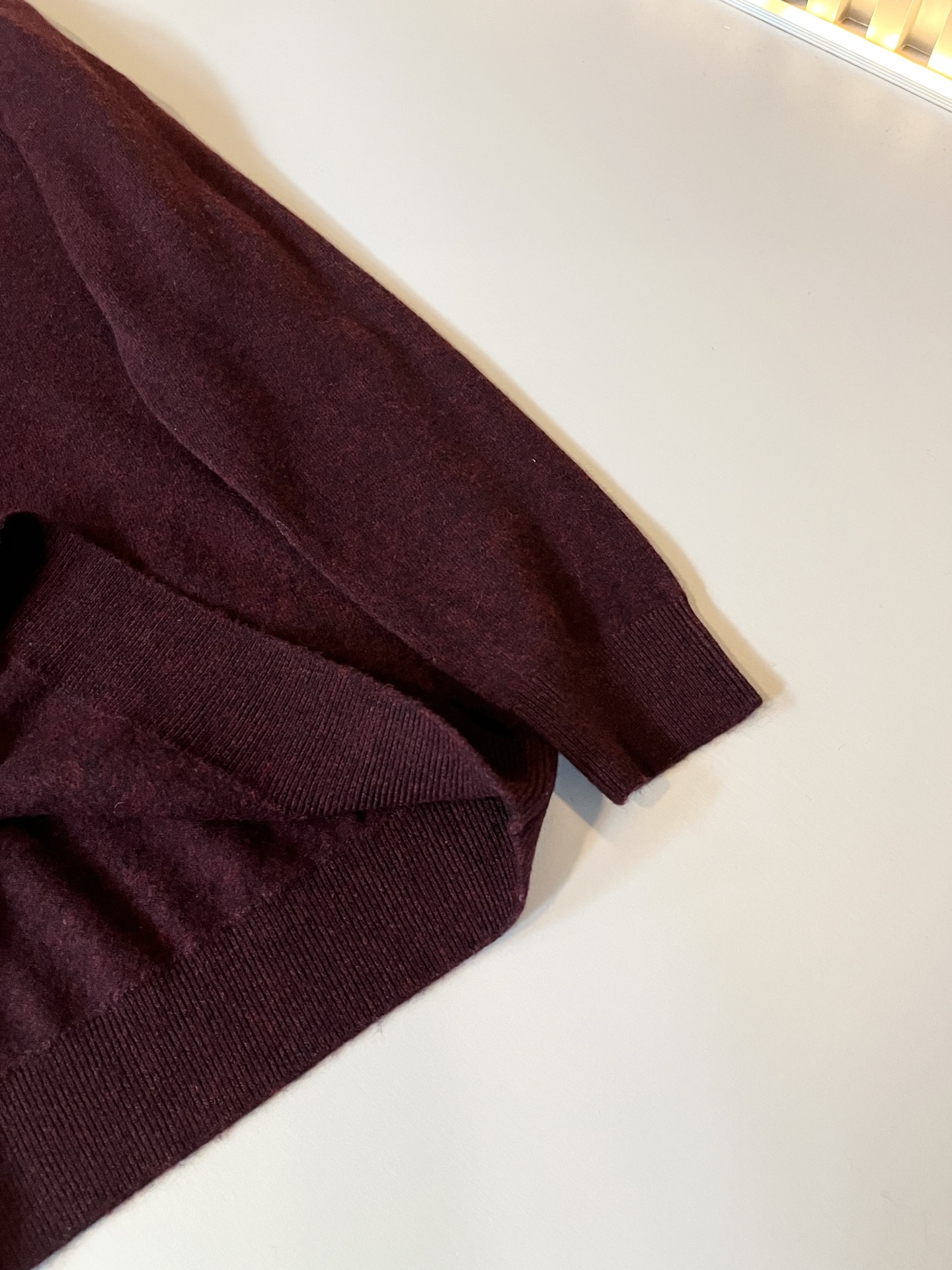 Loro Piana诺悠翩雅 2025秋冬男士最新的贸易订单针织羊毛衫，全品相！！上身舒适透气，不僵硬，