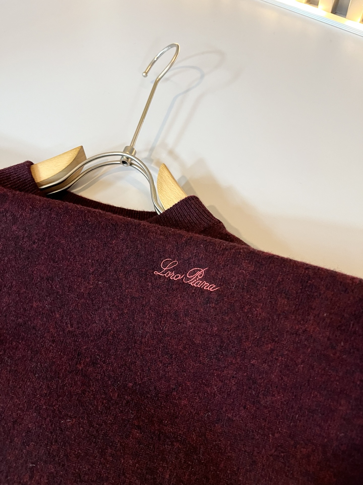 Loro Piana诺悠翩雅 2025秋冬男士最新的贸易订单针织羊毛衫，全品相！！上身舒适透气，不僵硬，