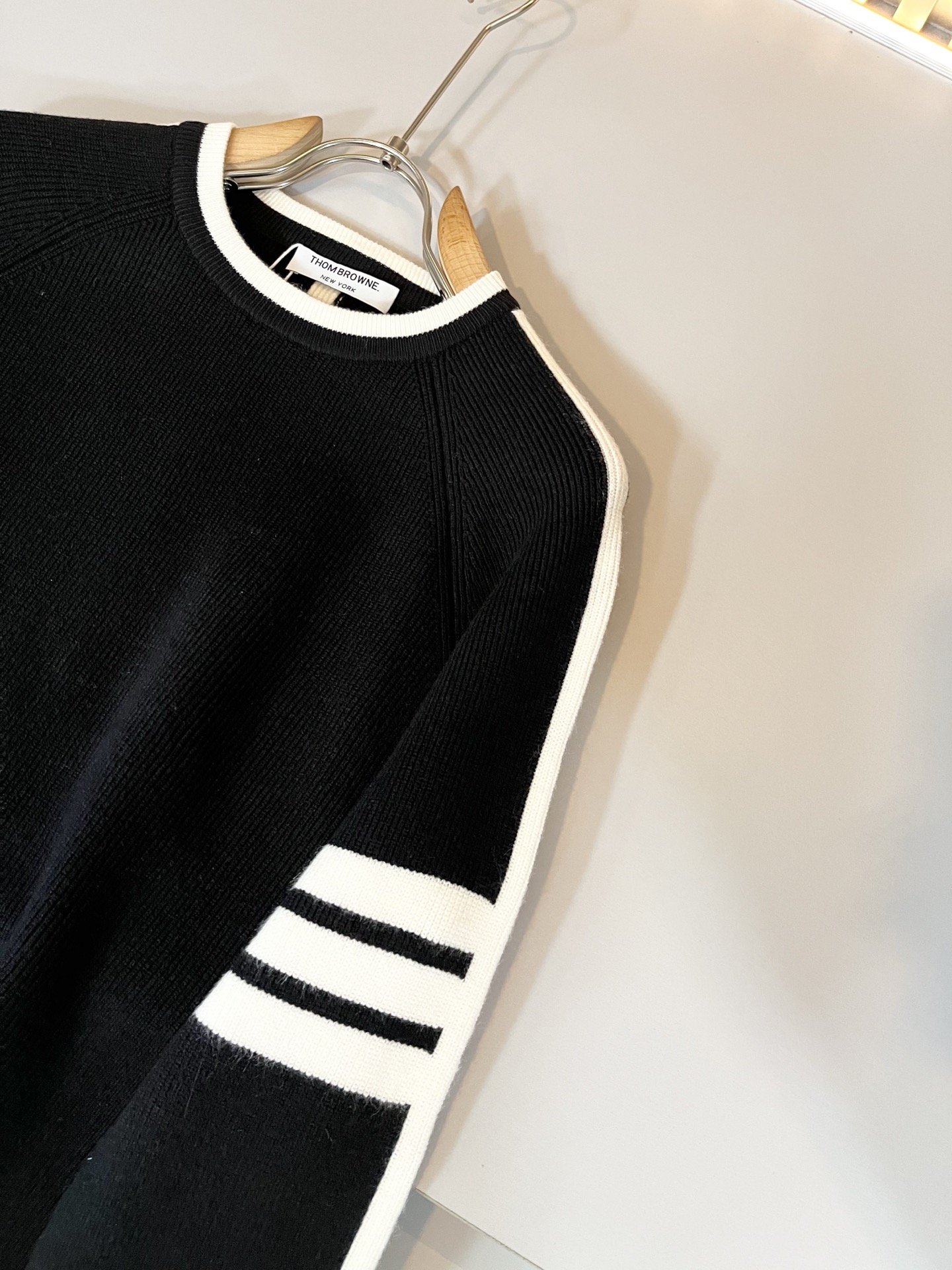 ThomBrow*e汤姆*朗2025秋冬新款男女同款👫针织羊毛衫，今年的专柜新品，男女同款👫超软羊毛面料