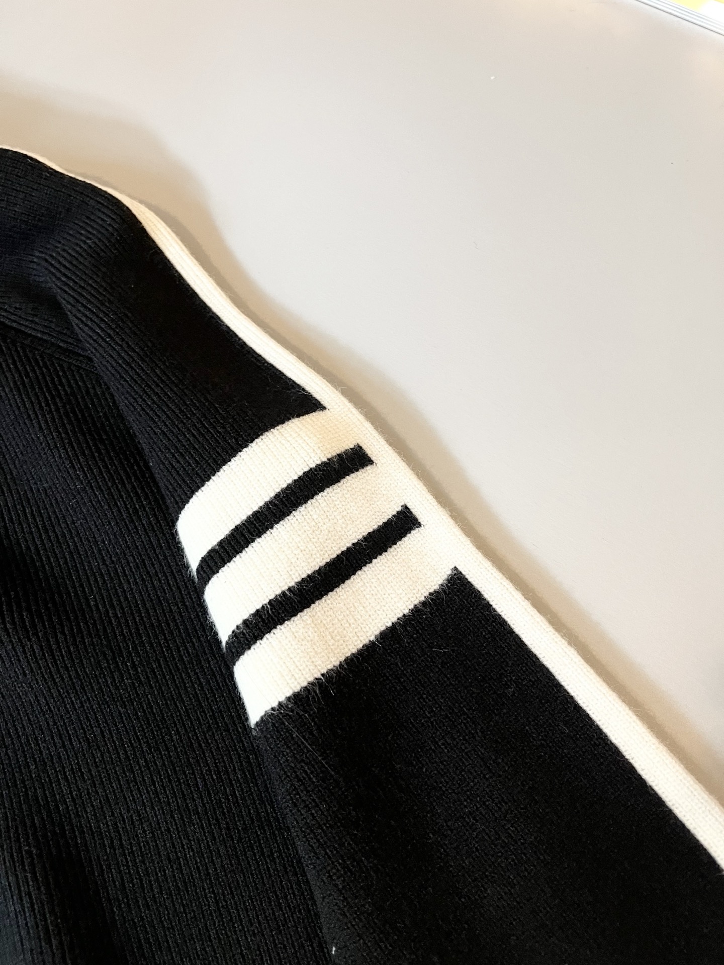 ThomBrow*e汤姆*朗2025秋冬新款男女同款👫针织羊毛衫，今年的专柜新品，男女同款👫超软羊毛面料