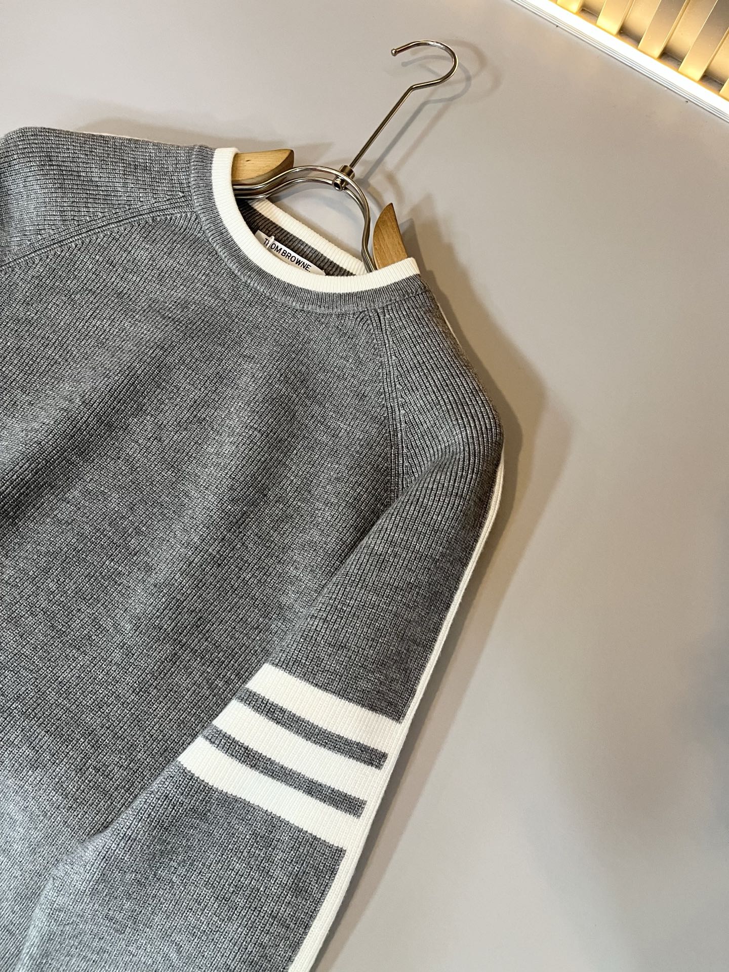 ThomBrow*e汤姆*朗2025秋冬新款男女同款👫针织羊毛衫，今年的专柜新品，男女同款👫超软羊毛面料