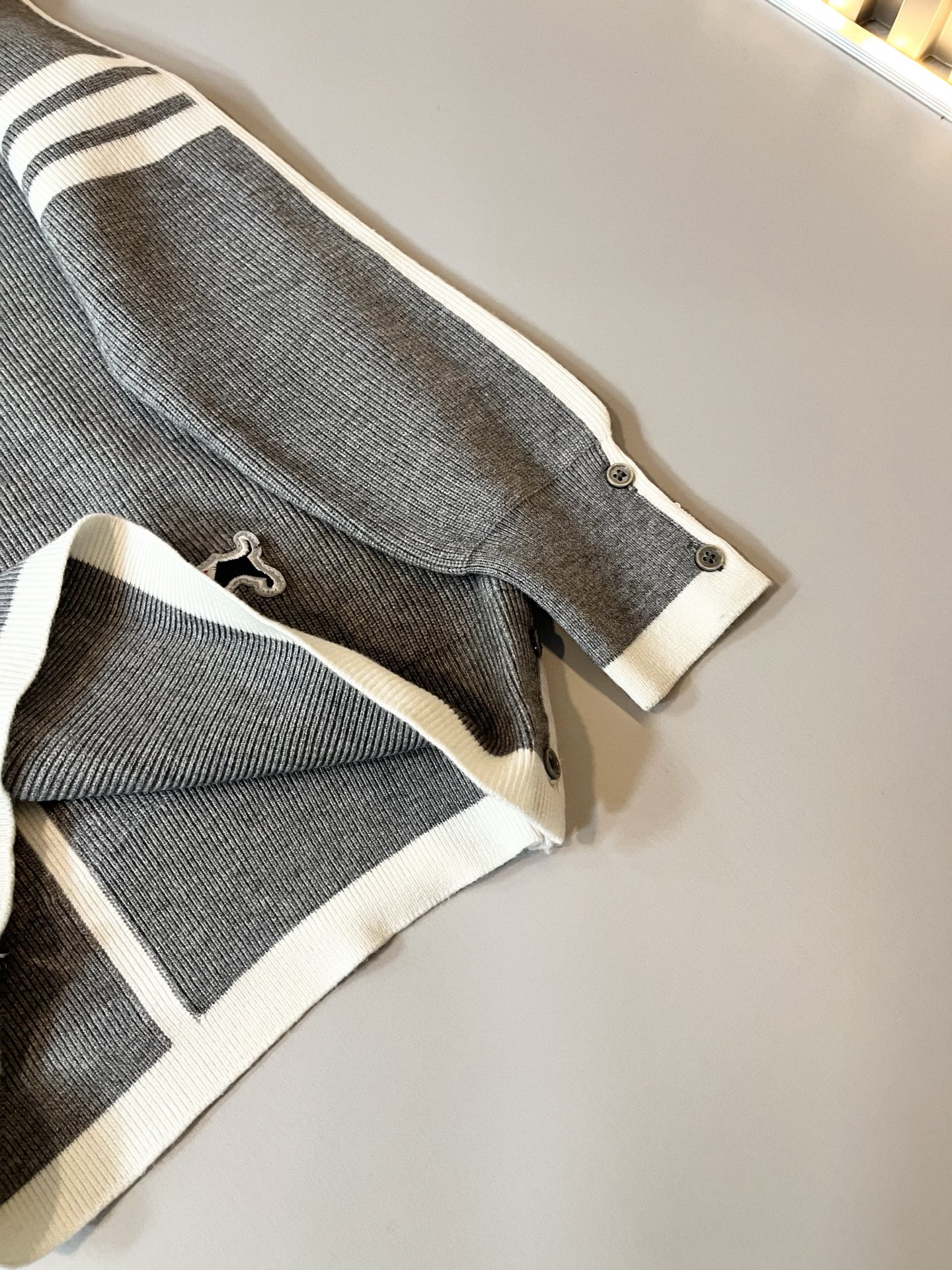 ThomBrow*e汤姆*朗2025秋冬新款男女同款👫针织羊毛衫，今年的专柜新品，男女同款👫超软羊毛面料