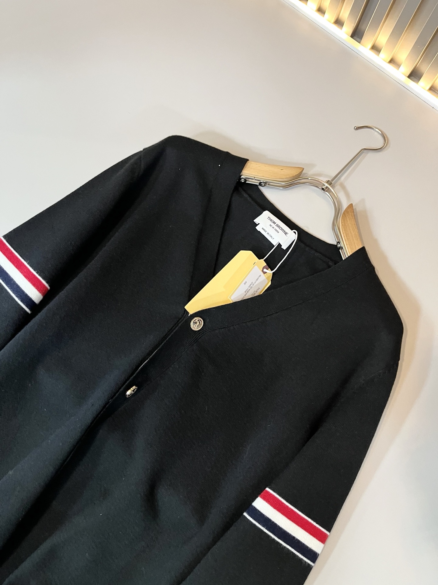 ThomBrow*e汤姆*朗2025秋冬新款男女同款👫针织羊毛开衫，今年的专柜新品，男女同款👫超软羊毛面