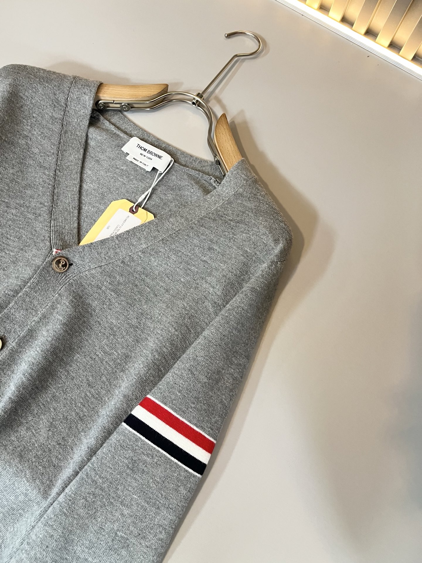 ThomBrow*e汤姆*朗2025秋冬新款男女同款👫针织羊毛开衫，今年的专柜新品，男女同款👫超软羊毛面