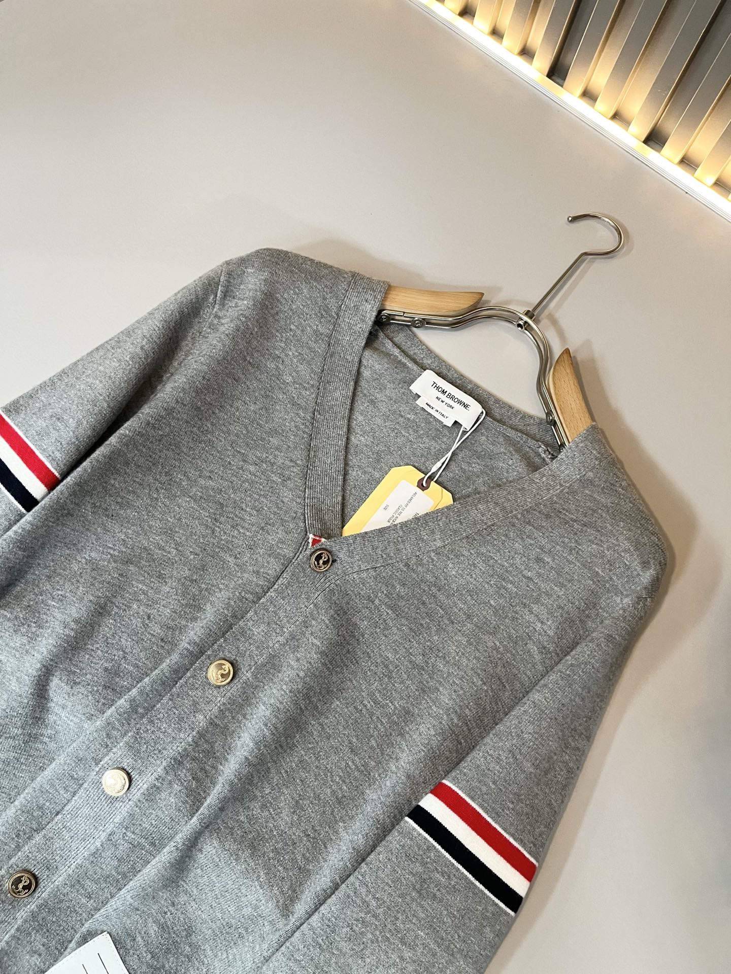 ThomBrow*e汤姆*朗2025秋冬新款男女同款👫针织羊毛开衫，今年的专柜新品，男女同款👫超软羊毛面