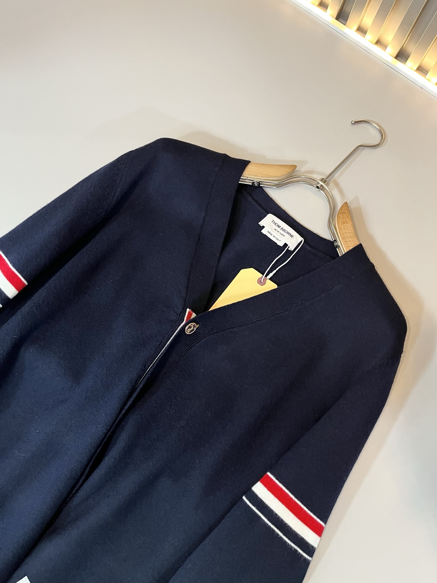 ThomBrow*e汤姆*朗2025秋冬新款男女同款👫针织羊毛开衫，今年的专柜新品，男女同款👫超软羊毛面