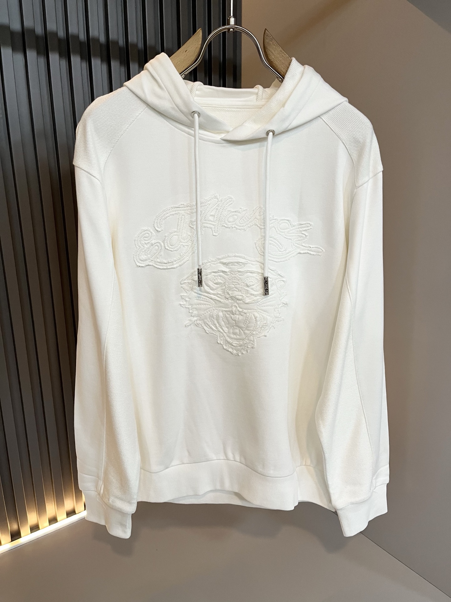 KENZ*高田*三2025秋冬新品男女同款👫卫衣，工艺“传承经典著作改良后的新品更加的具有立体感官，设计