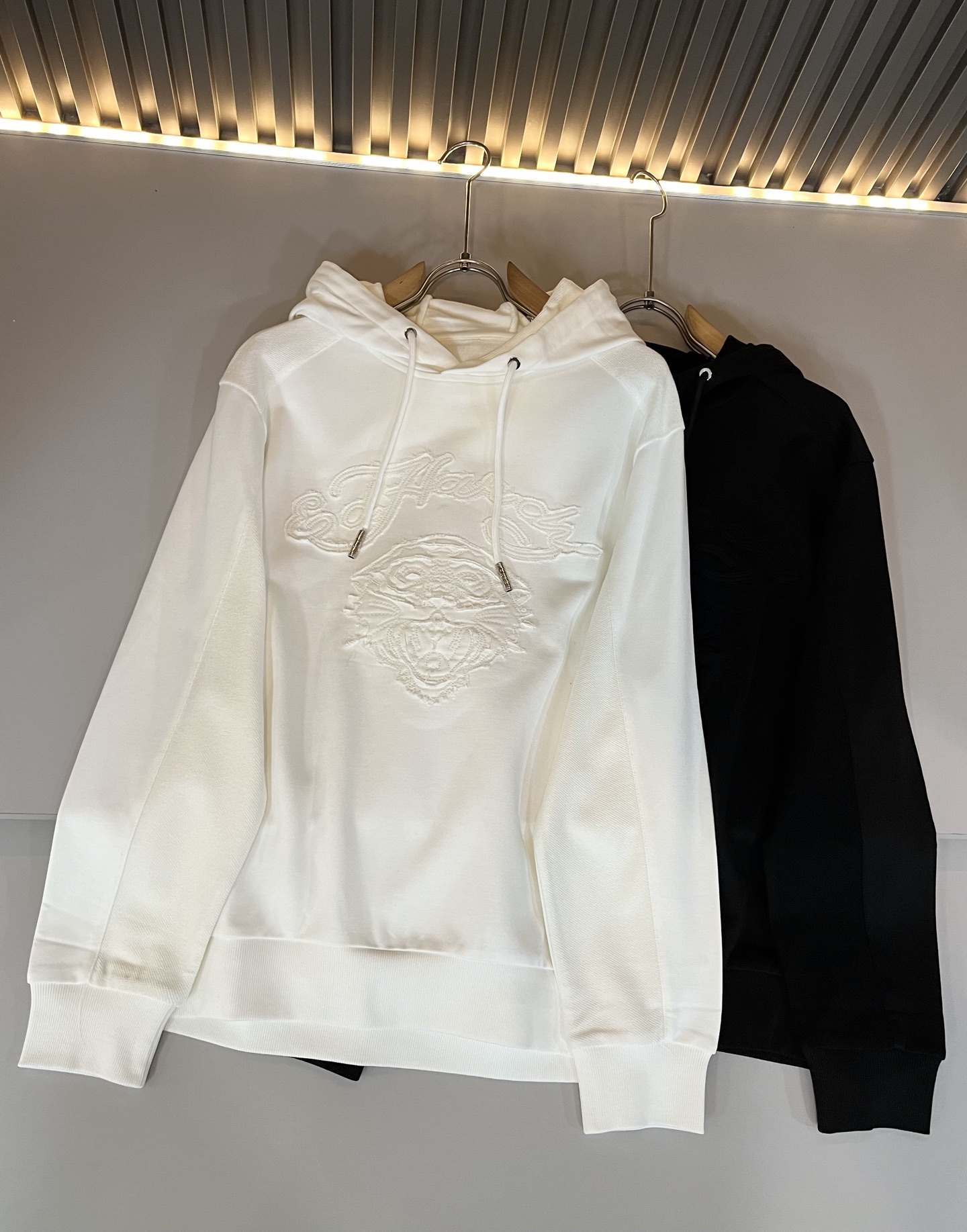 KENZ*高田*三2025秋冬新品男女同款👫卫衣，工艺“传承经典著作改良后的新品更加的具有立体感官，设计