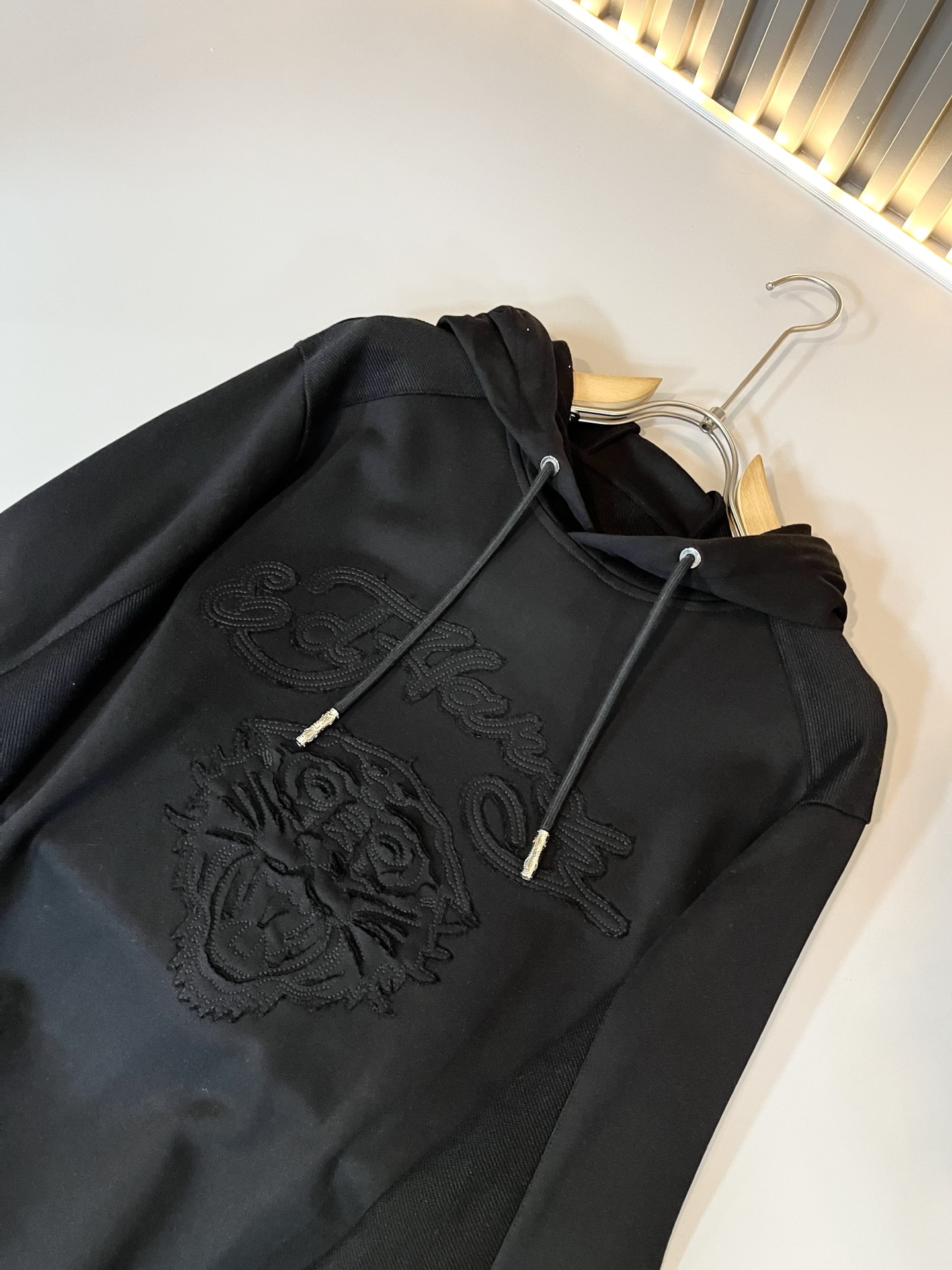 KENZ*高田*三2025秋冬新品男女同款👫卫衣，工艺“传承经典著作改良后的新品更加的具有立体感官，设计