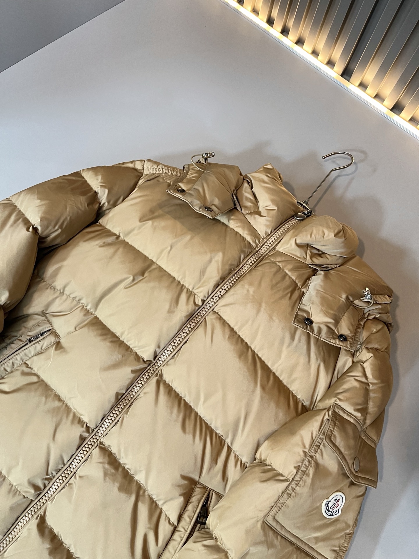 。Mon*ler蒙口 2025秋冬新款男女同款👫羽绒服 ！年度的压轴款登场...匠心技艺于一身的经典款.