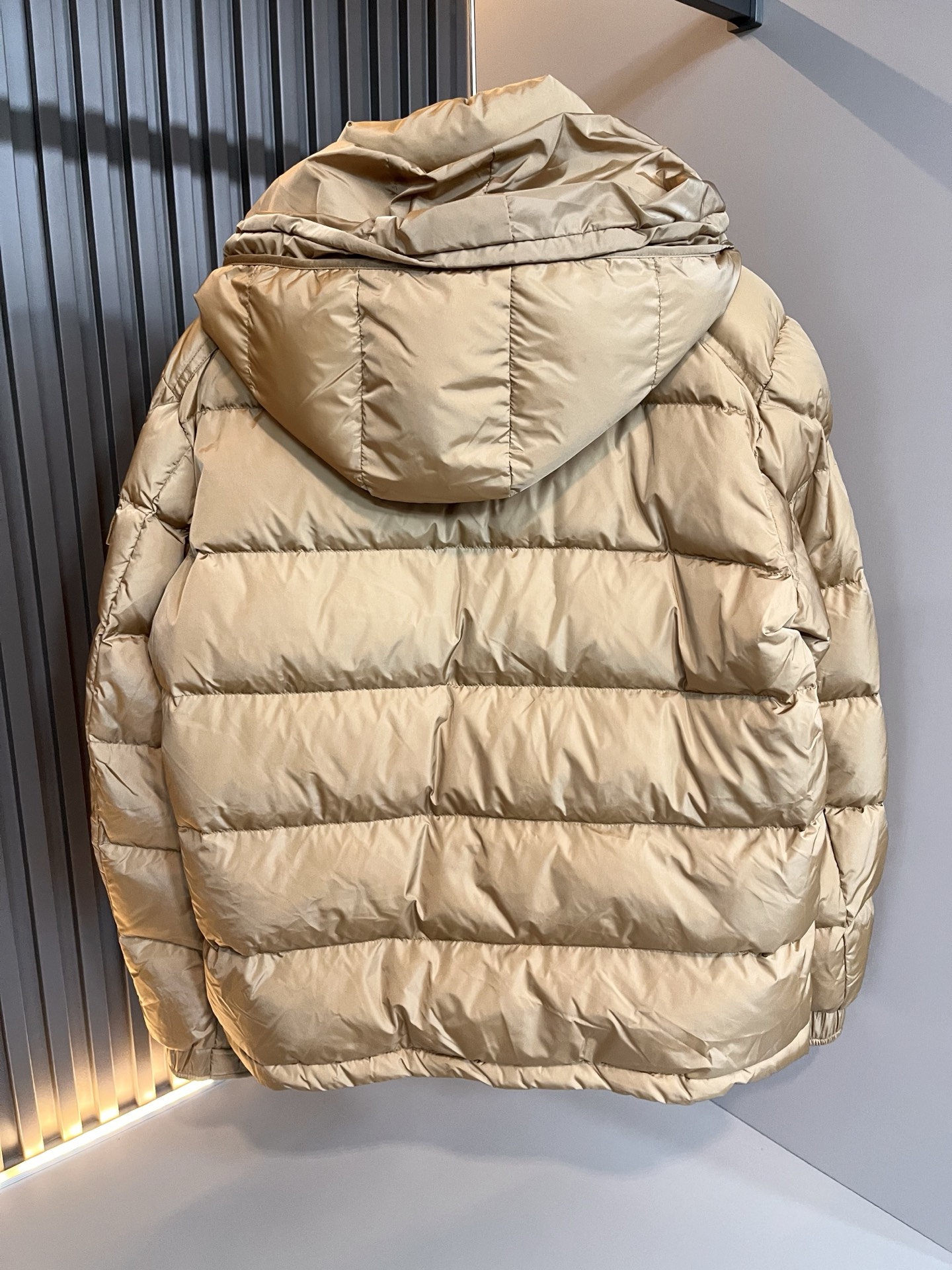 。Mon*ler蒙口 2025秋冬新款男女同款👫羽绒服 ！年度的压轴款登场...匠心技艺于一身的经典款.