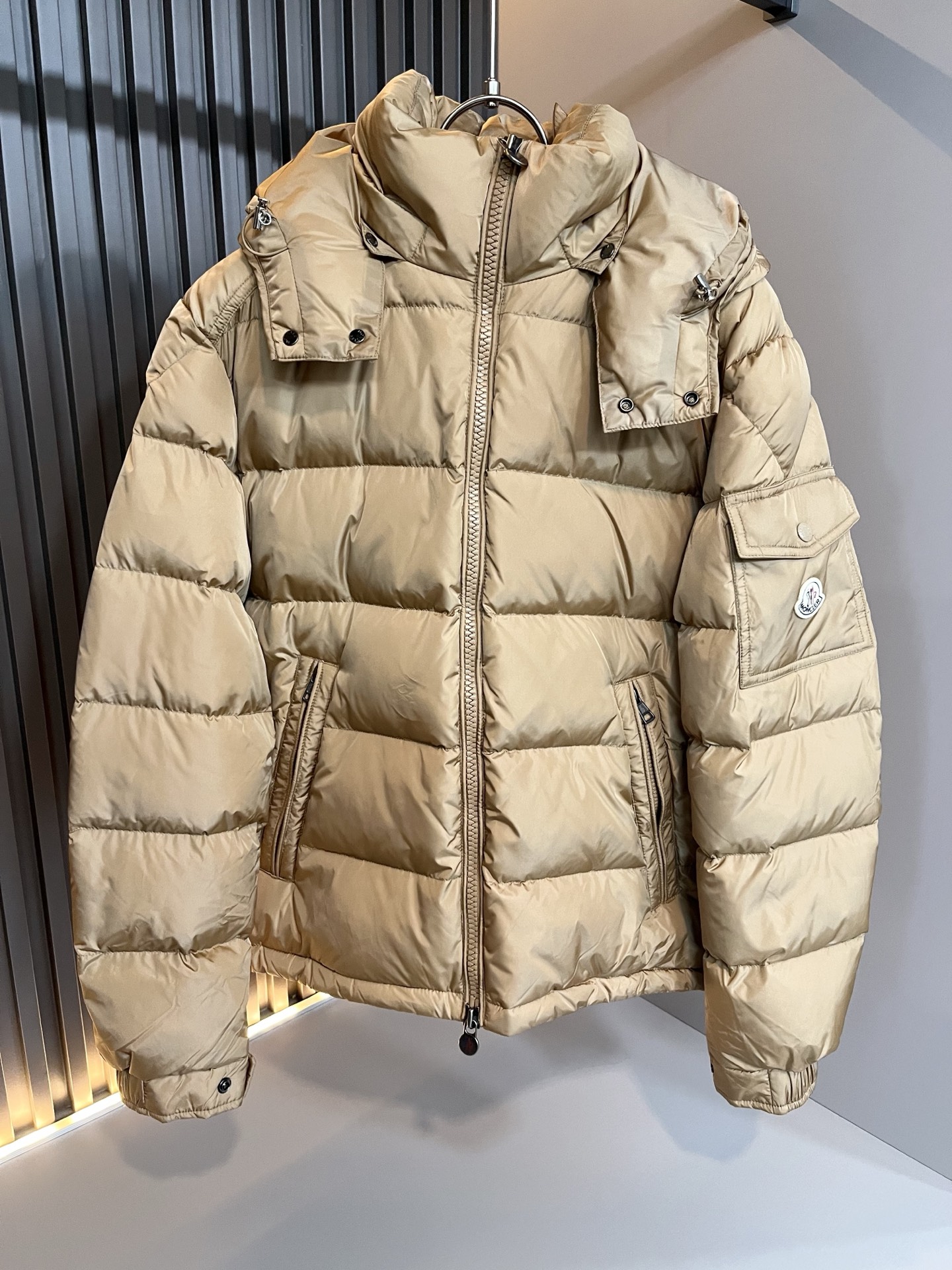 。Mon*ler蒙口 2025秋冬新款男女同款👫羽绒服 ！年度的压轴款登场...匠心技艺于一身的经典款.