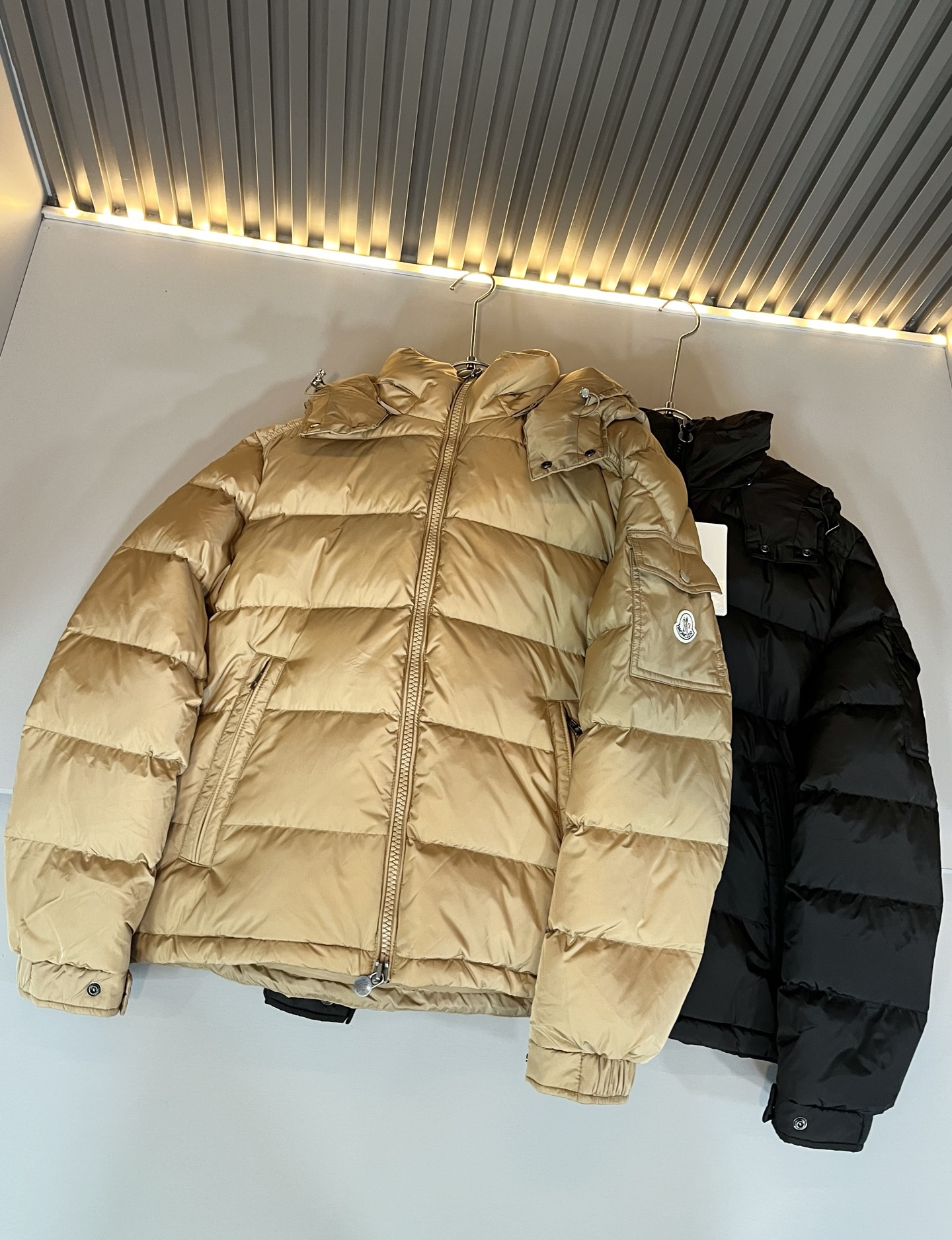 。Mon*ler蒙口 2025秋冬新款男女同款👫羽绒服 ！年度的压轴款登场...匠心技艺于一身的经典款.