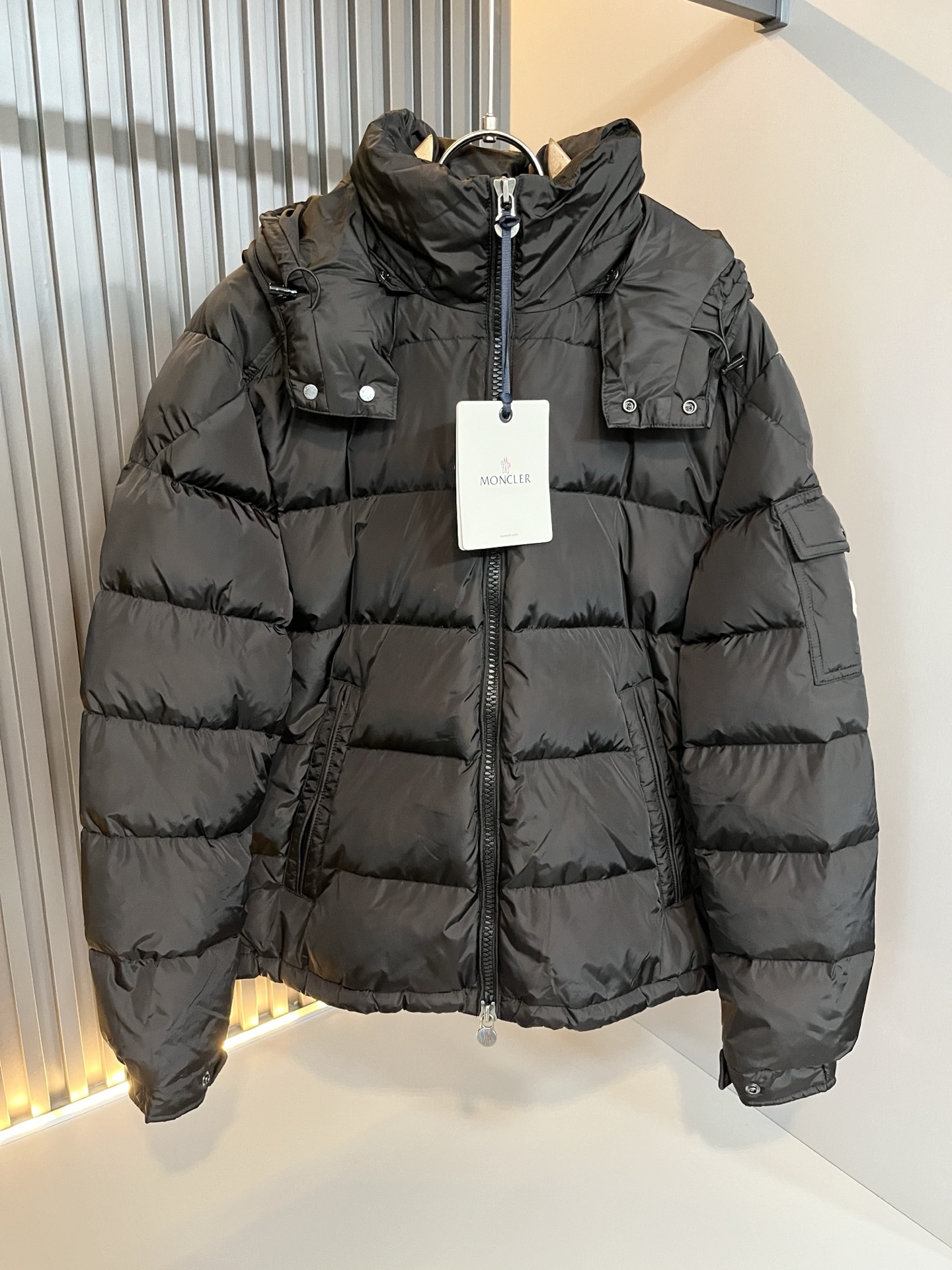 Mon*ler蒙口 2025秋冬新款男女同款👫羽绒服 ！年度的压轴款登场...匠心技艺于一身的经典款.高