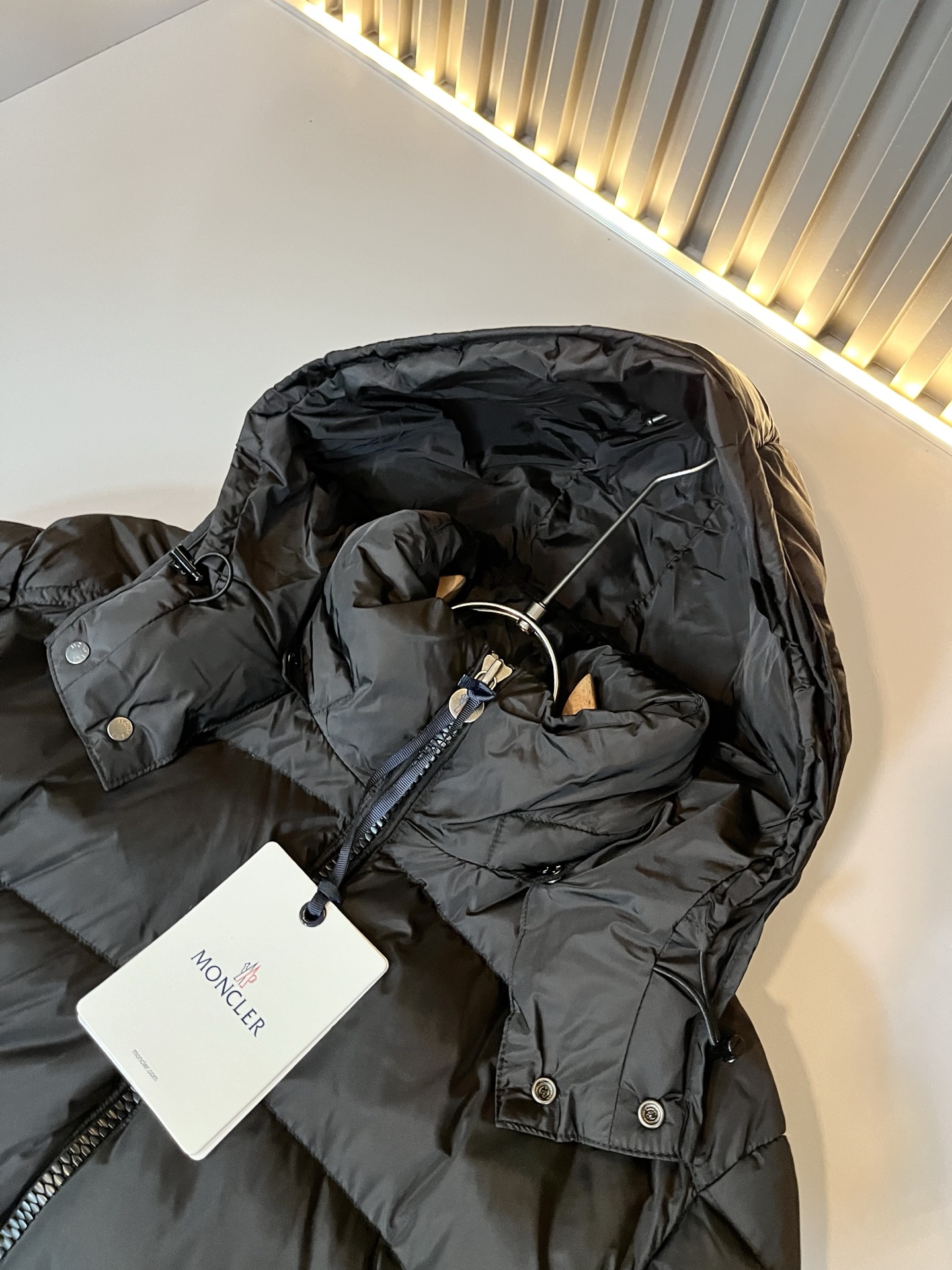 Mon*ler蒙口 2025秋冬新款男女同款👫羽绒服 ！年度的压轴款登场...匠心技艺于一身的经典款.高