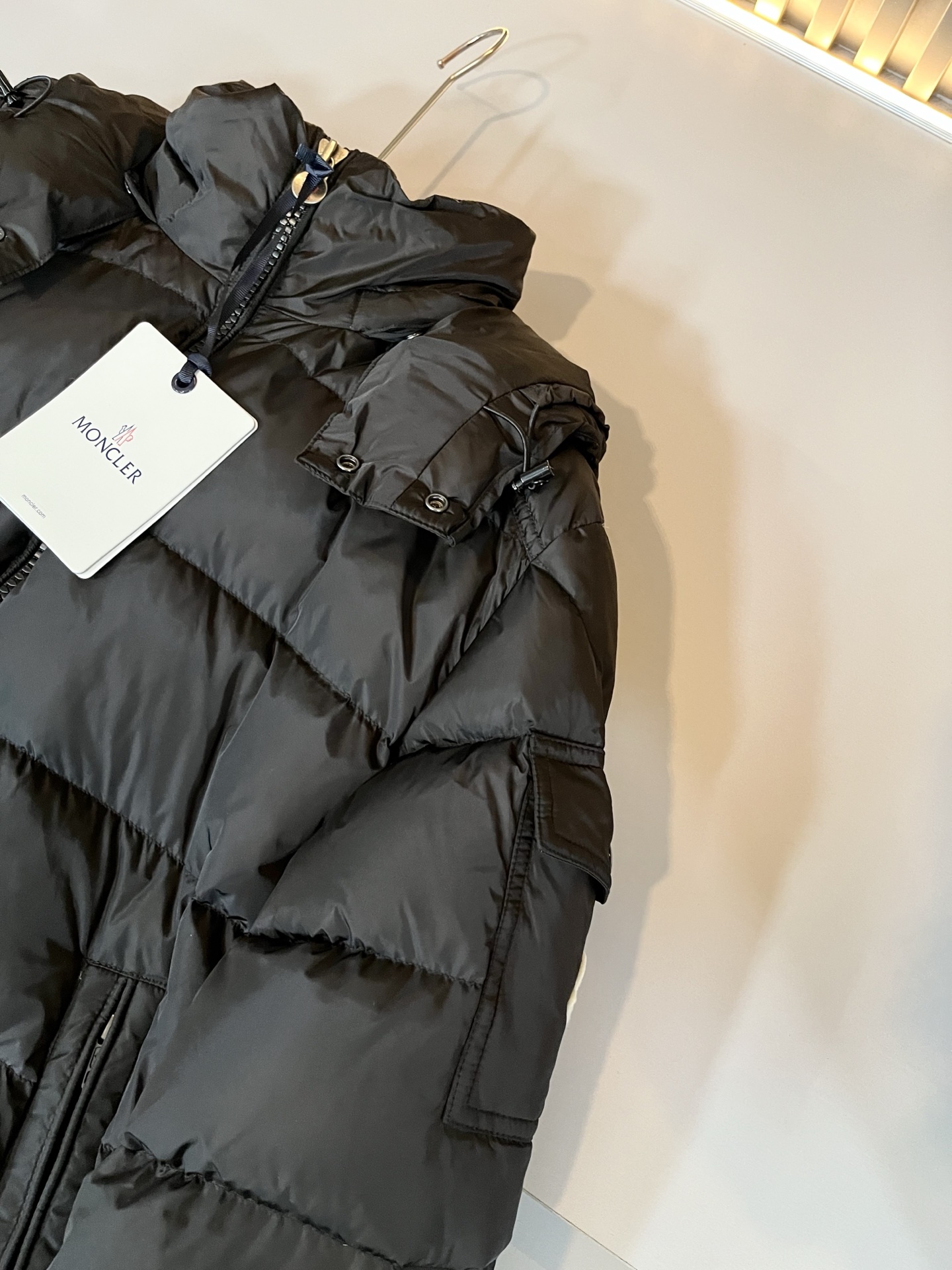 Mon*ler蒙口 2025秋冬新款男女同款👫羽绒服 ！年度的压轴款登场...匠心技艺于一身的经典款.高