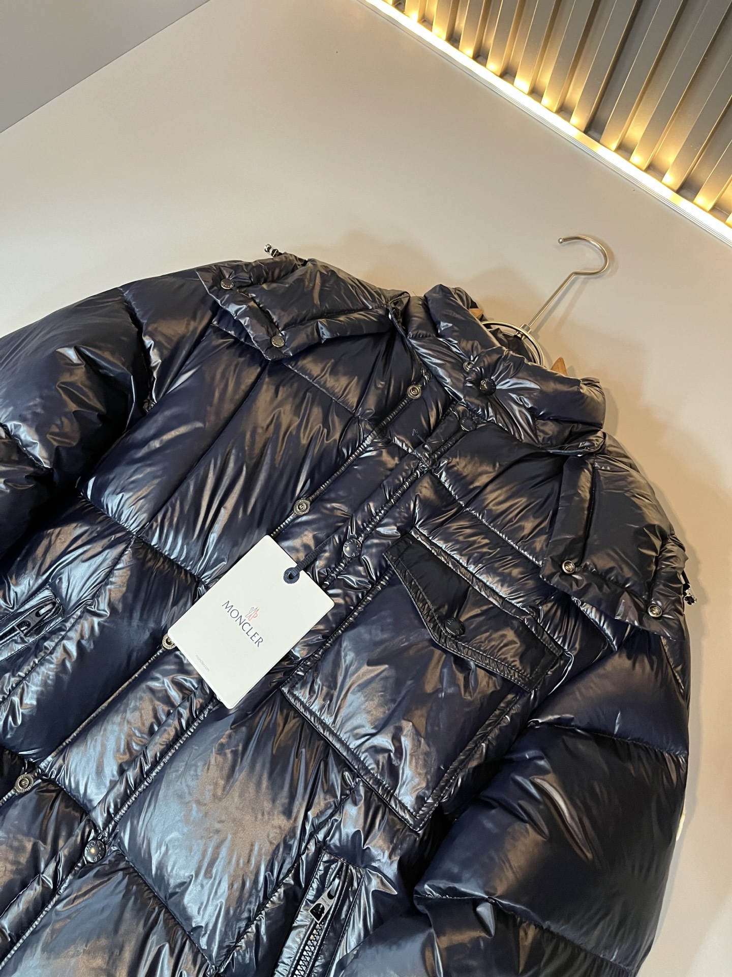 。Mon*ler蒙口 2025秋冬新款男女同款👫羽绒服 ！年度的压轴款登场...匠心技艺于一身的经典款.