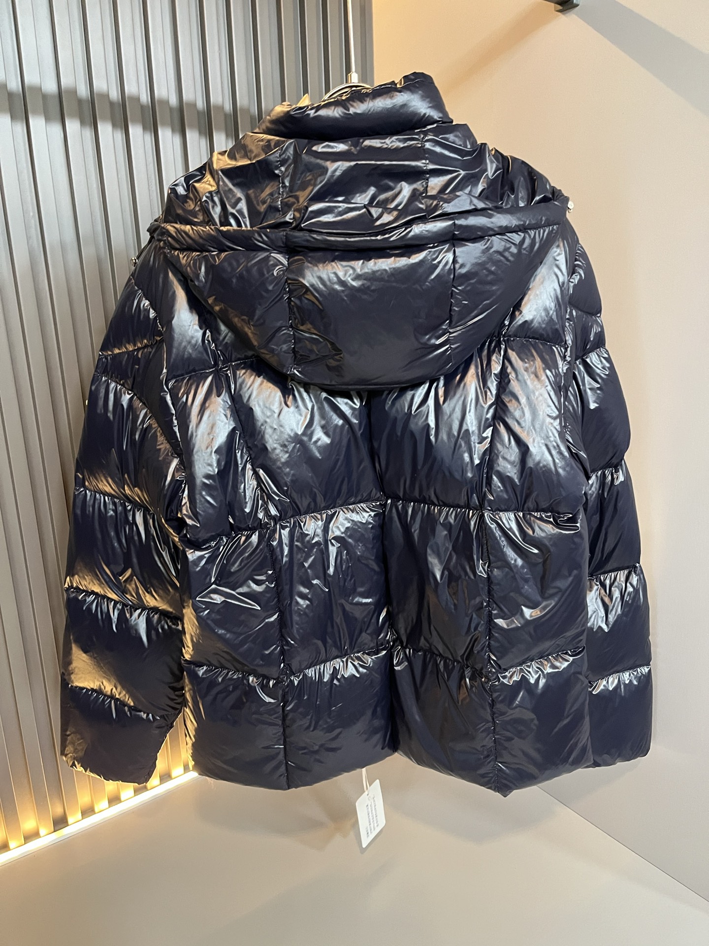 。Mon*ler蒙口 2025秋冬新款男女同款👫羽绒服 ！年度的压轴款登场...匠心技艺于一身的经典款.