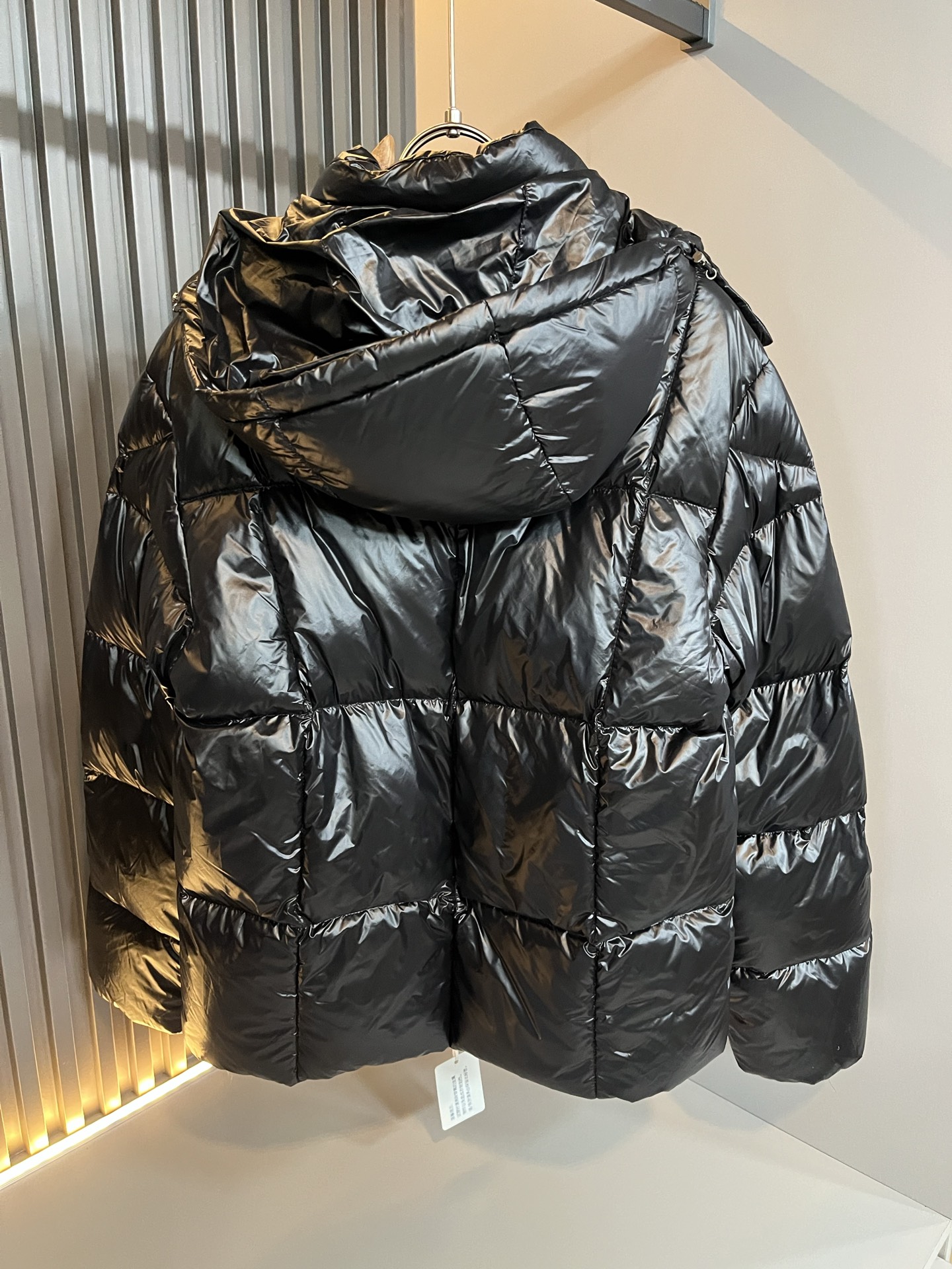 。Mon*ler蒙口 2025秋冬新款男女同款👫羽绒服 ！年度的压轴款登场...匠心技艺于一身的经典款.