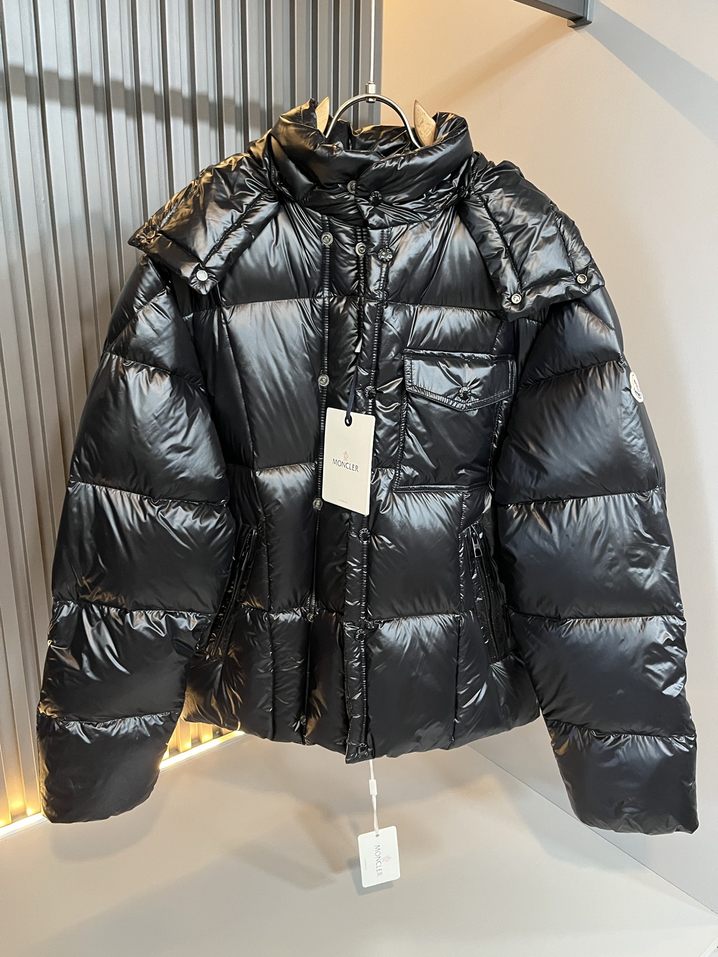 。Mon*ler蒙口 2025秋冬新款男女同款👫羽绒服 ！年度的压轴款登场...匠心技艺于一身的经典款.