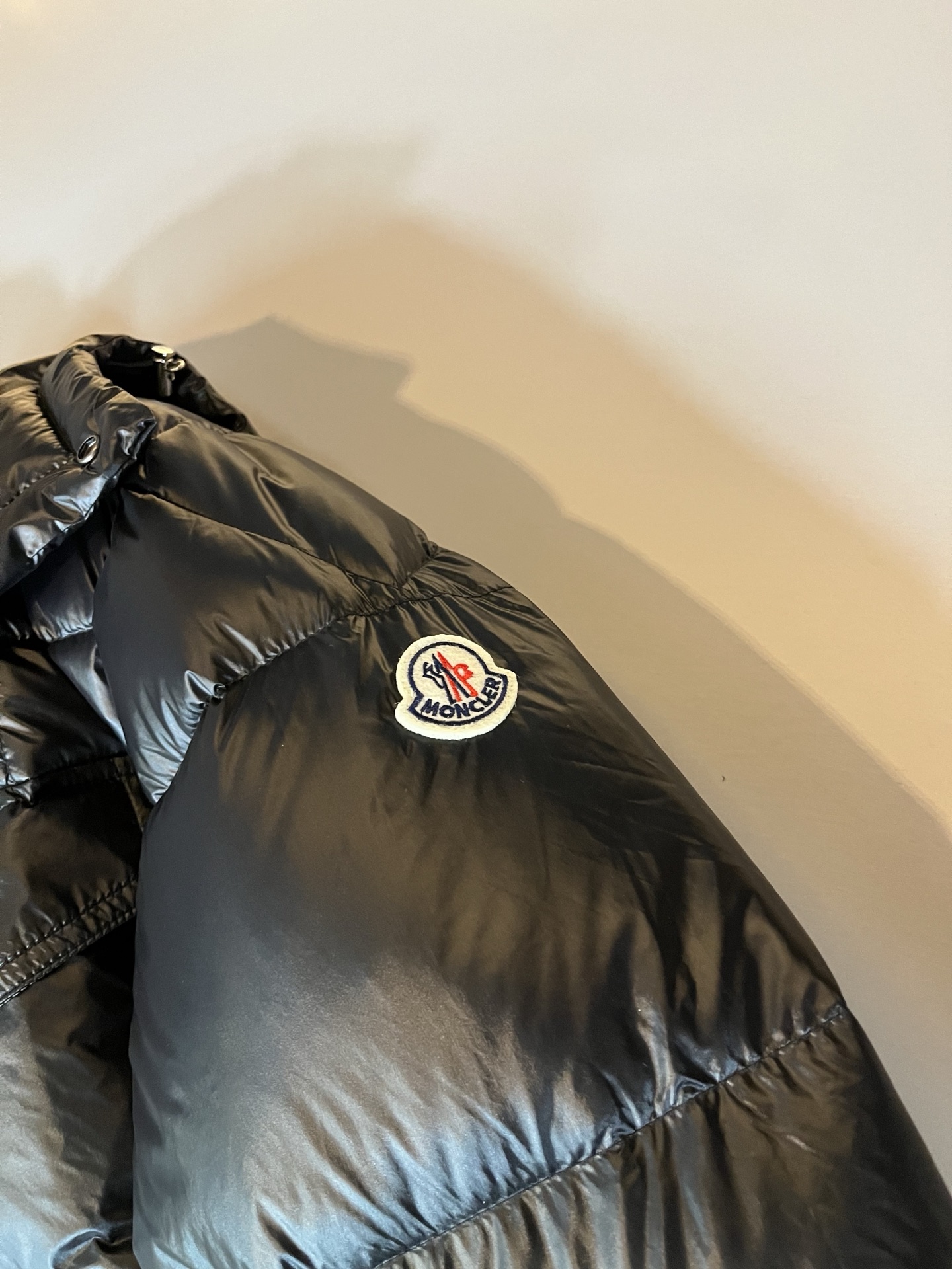 。Mon*ler蒙口 2025秋冬新款男女同款👫羽绒服 ！年度的压轴款登场...匠心技艺于一身的经典款.