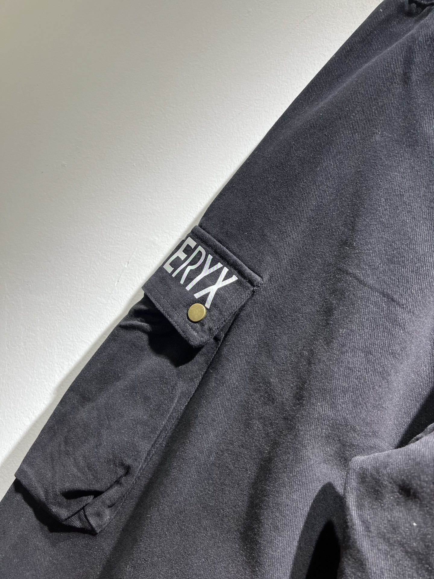 ARCTER*X始*祖鸟 2025秋冬新款休闲运动风格牛仔休闲裤，户外品牌可能大家第一想到的就是加拿大鹅