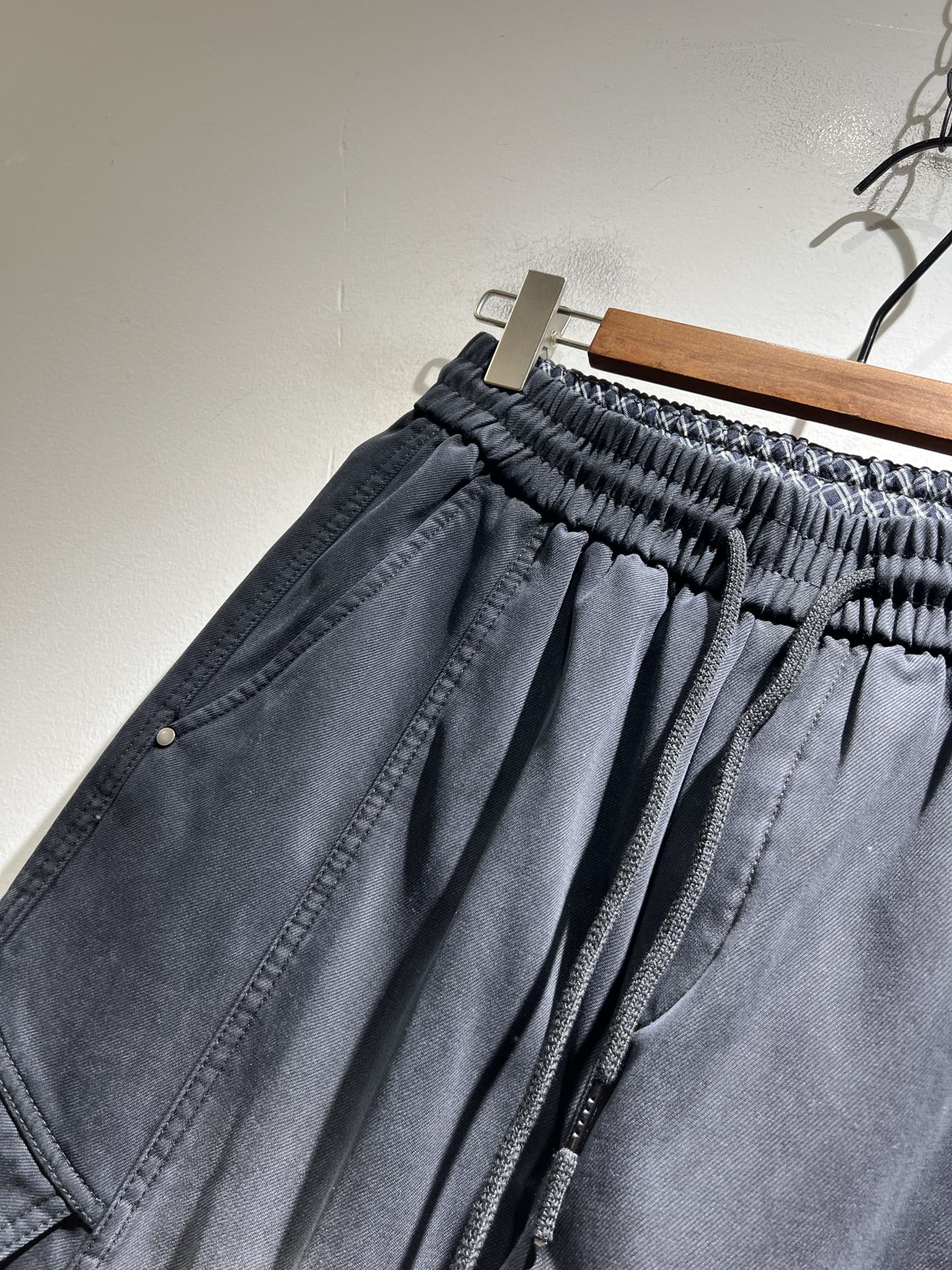 ARCTER*X始*祖鸟 2025秋冬新款休闲运动风格牛仔休闲裤，户外品牌可能大家第一想到的就是加拿大鹅