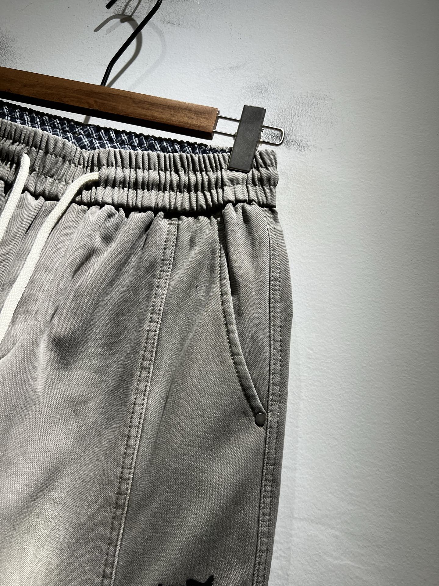 ARCTER*X始*祖鸟 2025秋冬新款休闲运动风格牛仔休闲裤，户外品牌可能大家第一想到的就是加拿大鹅