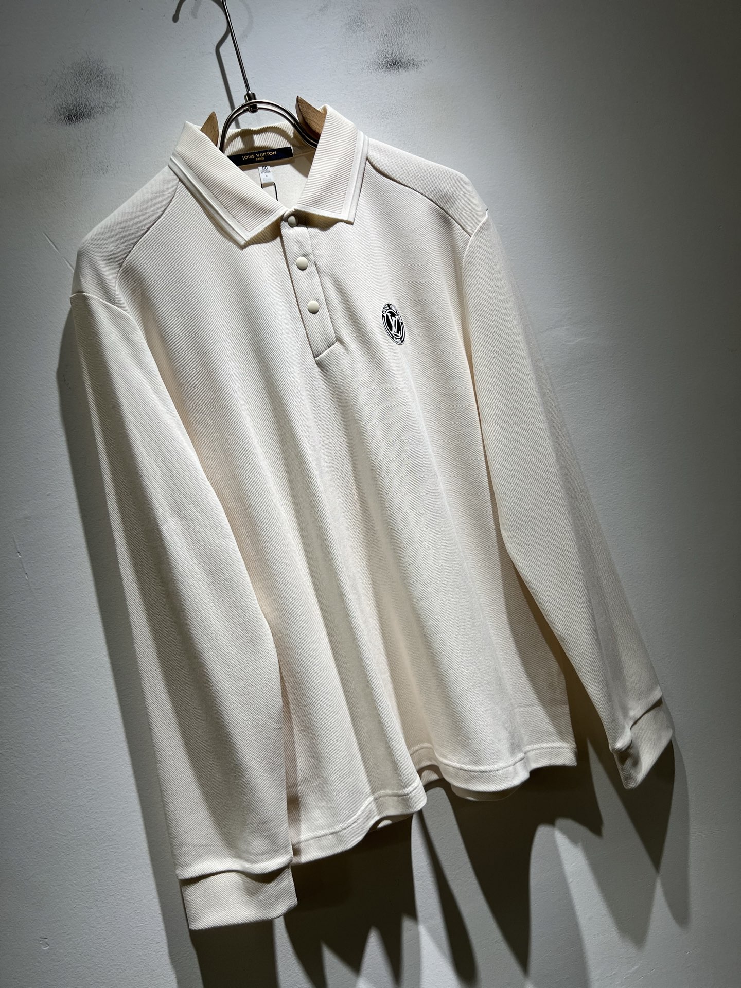Louis Vuit*on路易*登2025秋冬新款长袖Polo衫，最新工艺时尚元素设计理念！胸前logo