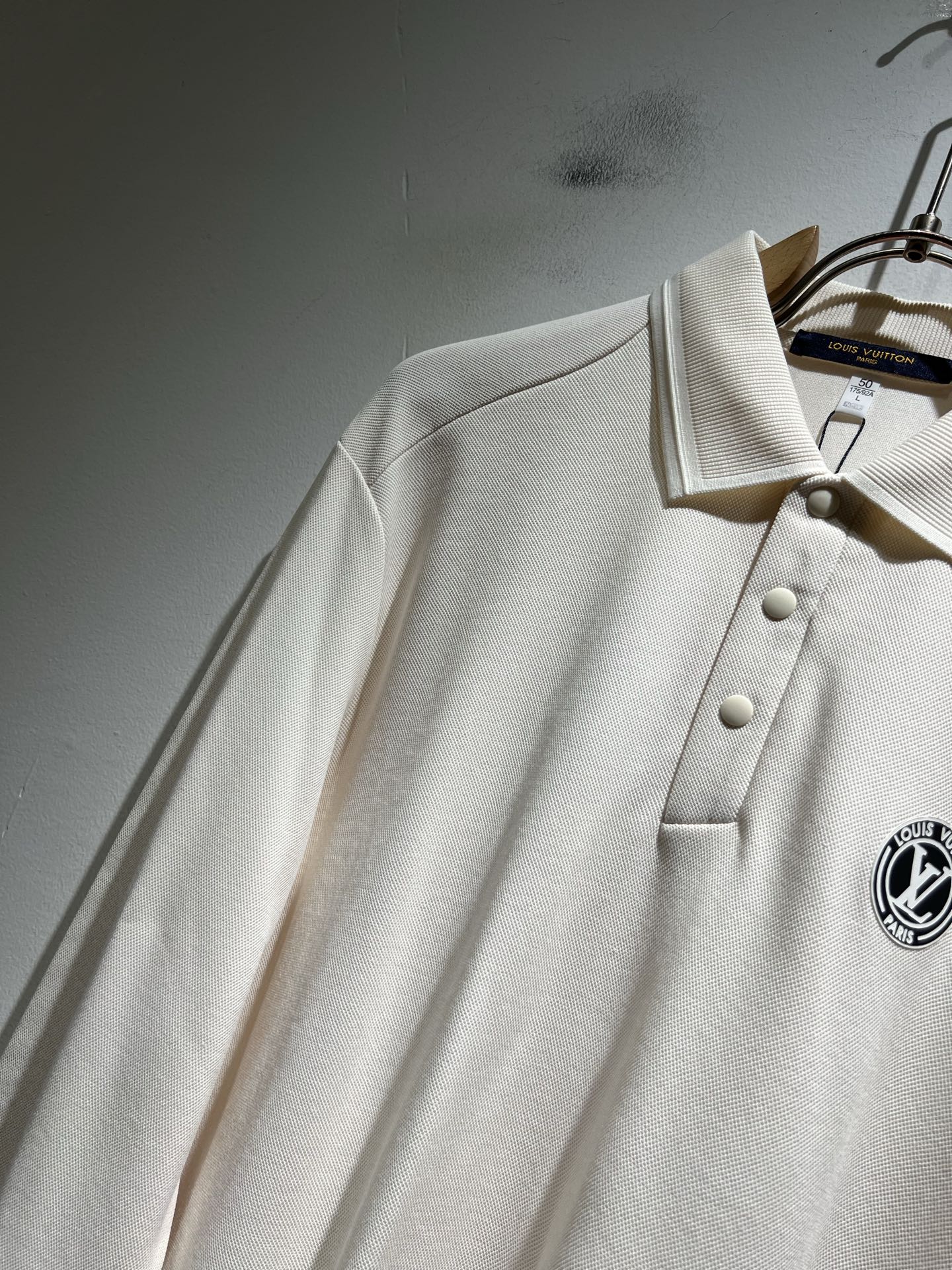 Louis Vuit*on路易*登2025秋冬新款长袖Polo衫，最新工艺时尚元素设计理念！胸前logo