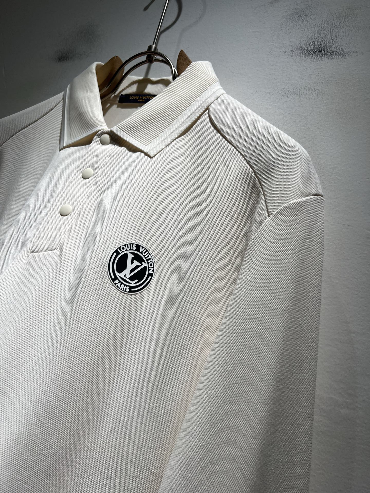 Louis Vuit*on路易*登2025秋冬新款长袖Polo衫，最新工艺时尚元素设计理念！胸前logo