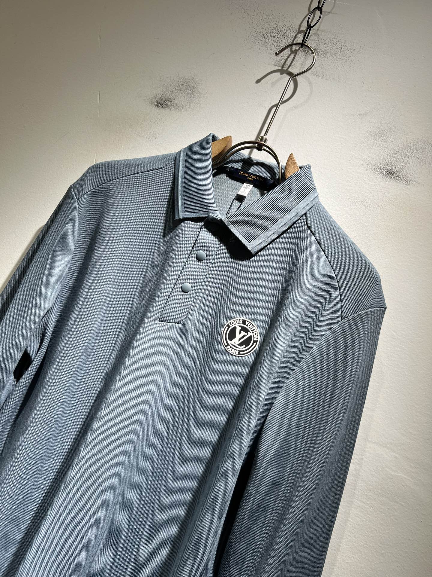 Louis Vuit*on路易*登2025秋冬新款长袖Polo衫，最新工艺时尚元素设计理念！胸前logo