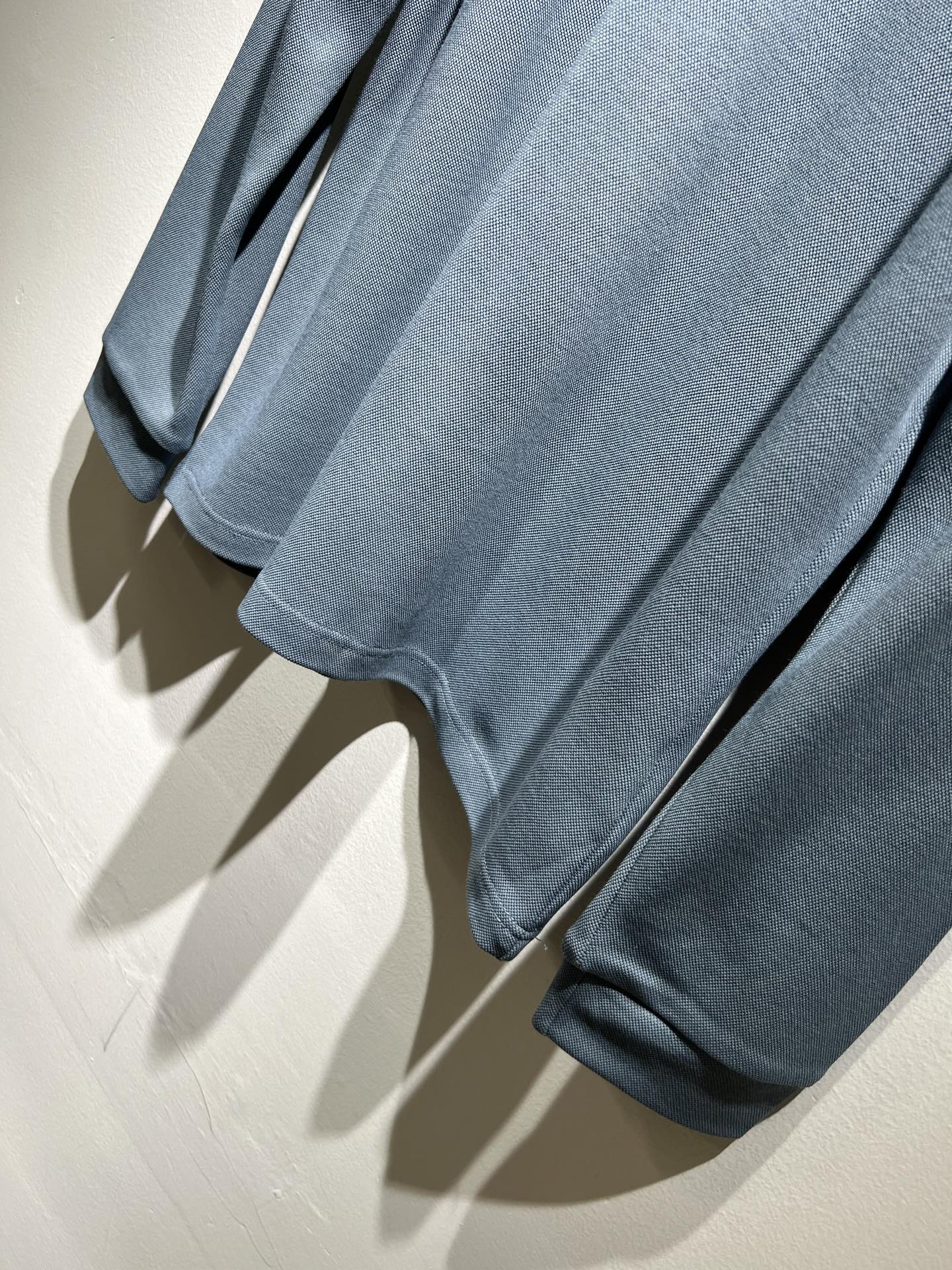 Louis Vuit*on路易*登2025秋冬新款长袖Polo衫，最新工艺时尚元素设计理念！胸前logo