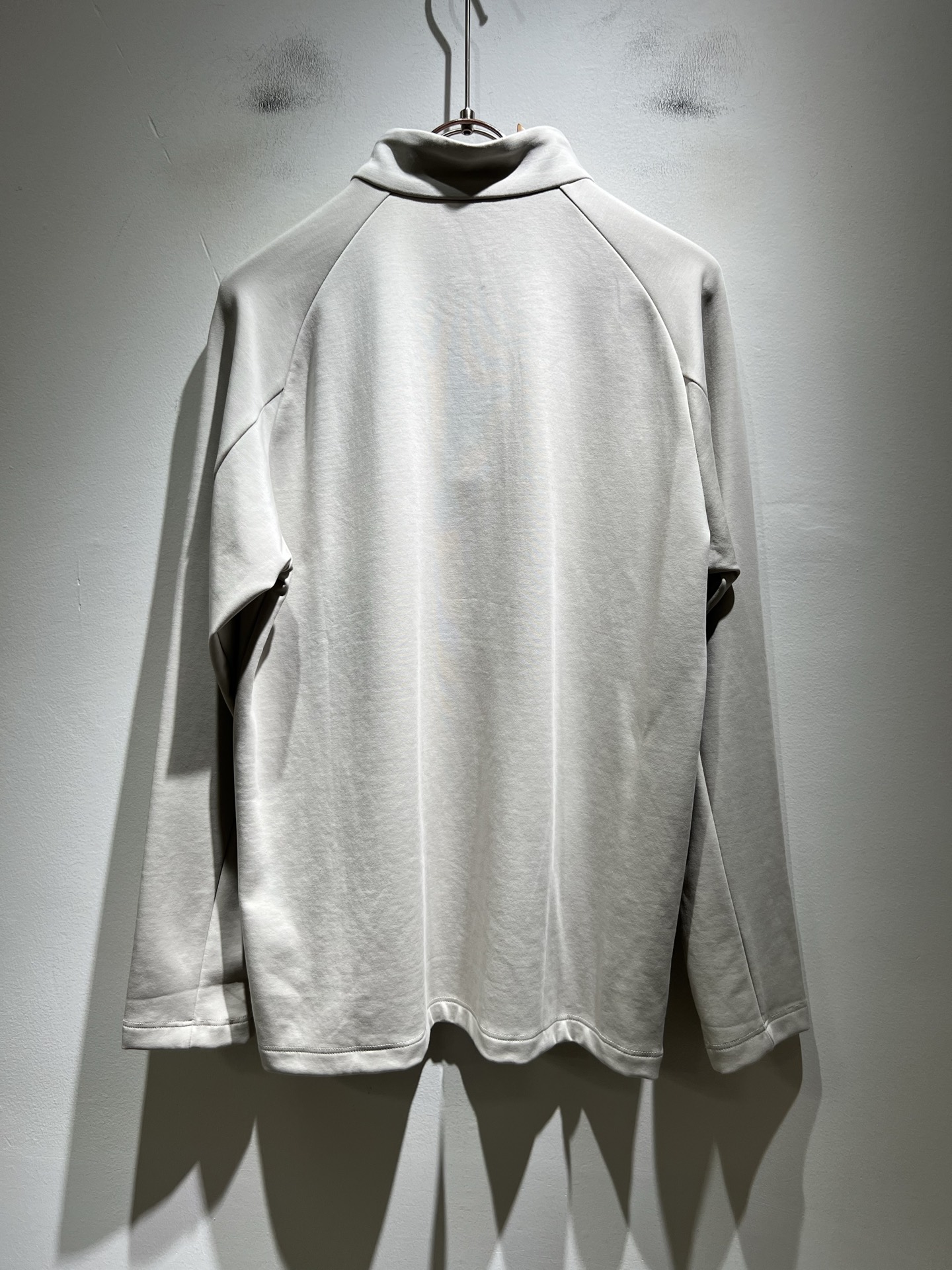 迪桑特DESCENTE，2025秋冬新款打底衫，自年荣耀至今的专业运动品牌。80余年来，始终坚持“Des