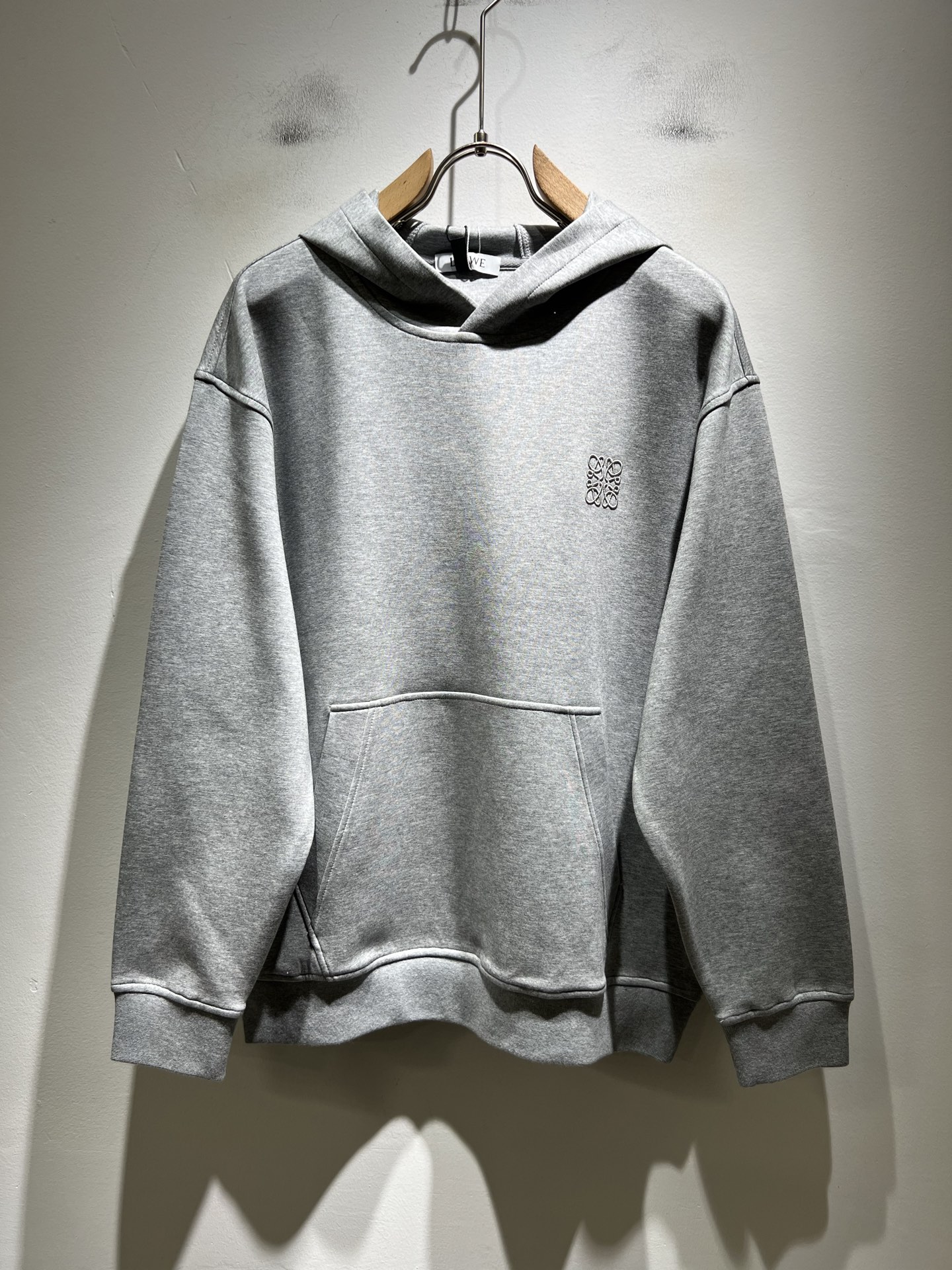 LOE*WE罗*威 2025秋冬男女同款👫长袖连帽卫衣，意大利原厂订单渠道，极具个性高级潮风，标志log